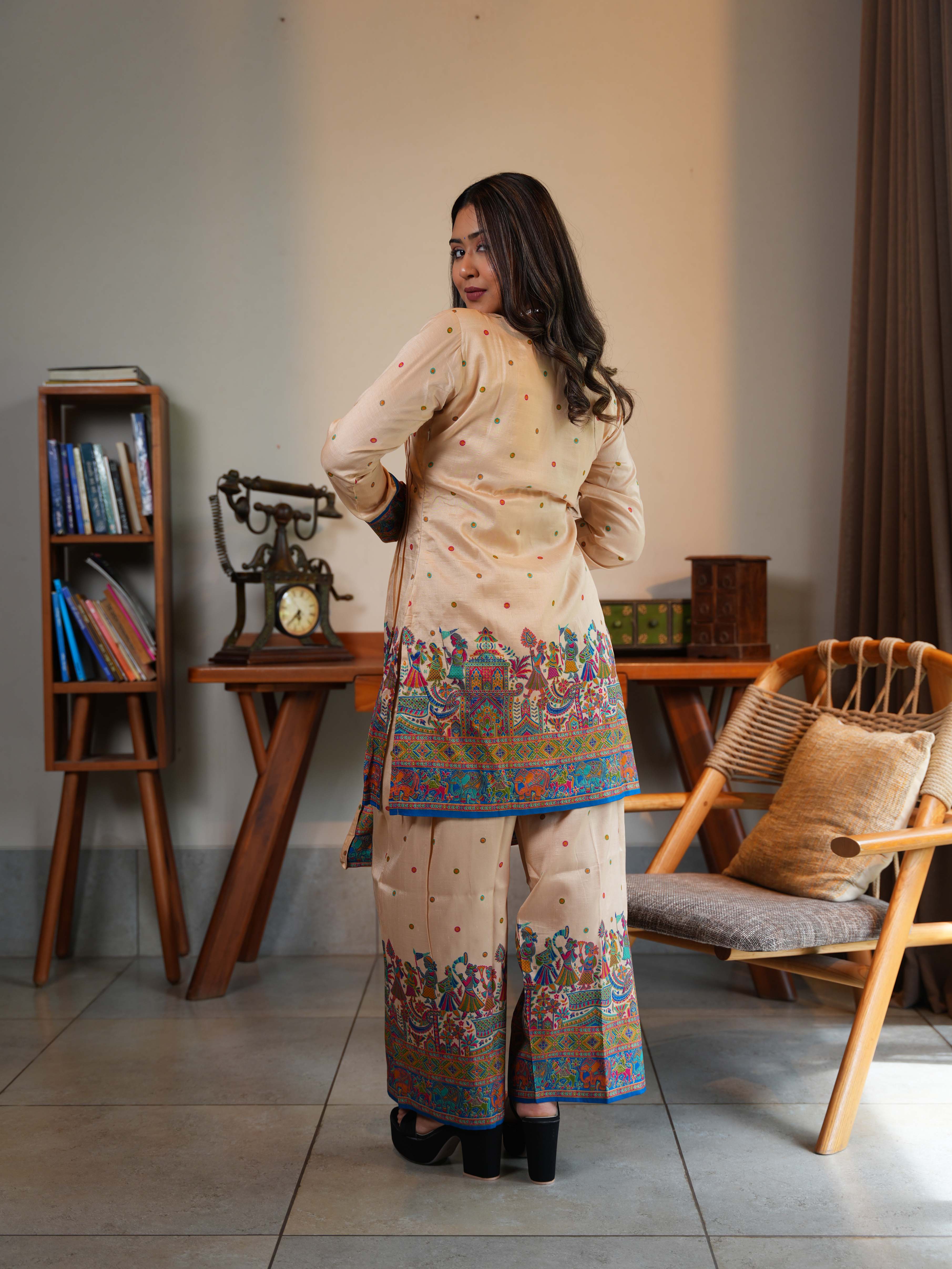 Beige Multicolor Cotton Printed Kurta-Pant Set with Handbag - Image 2