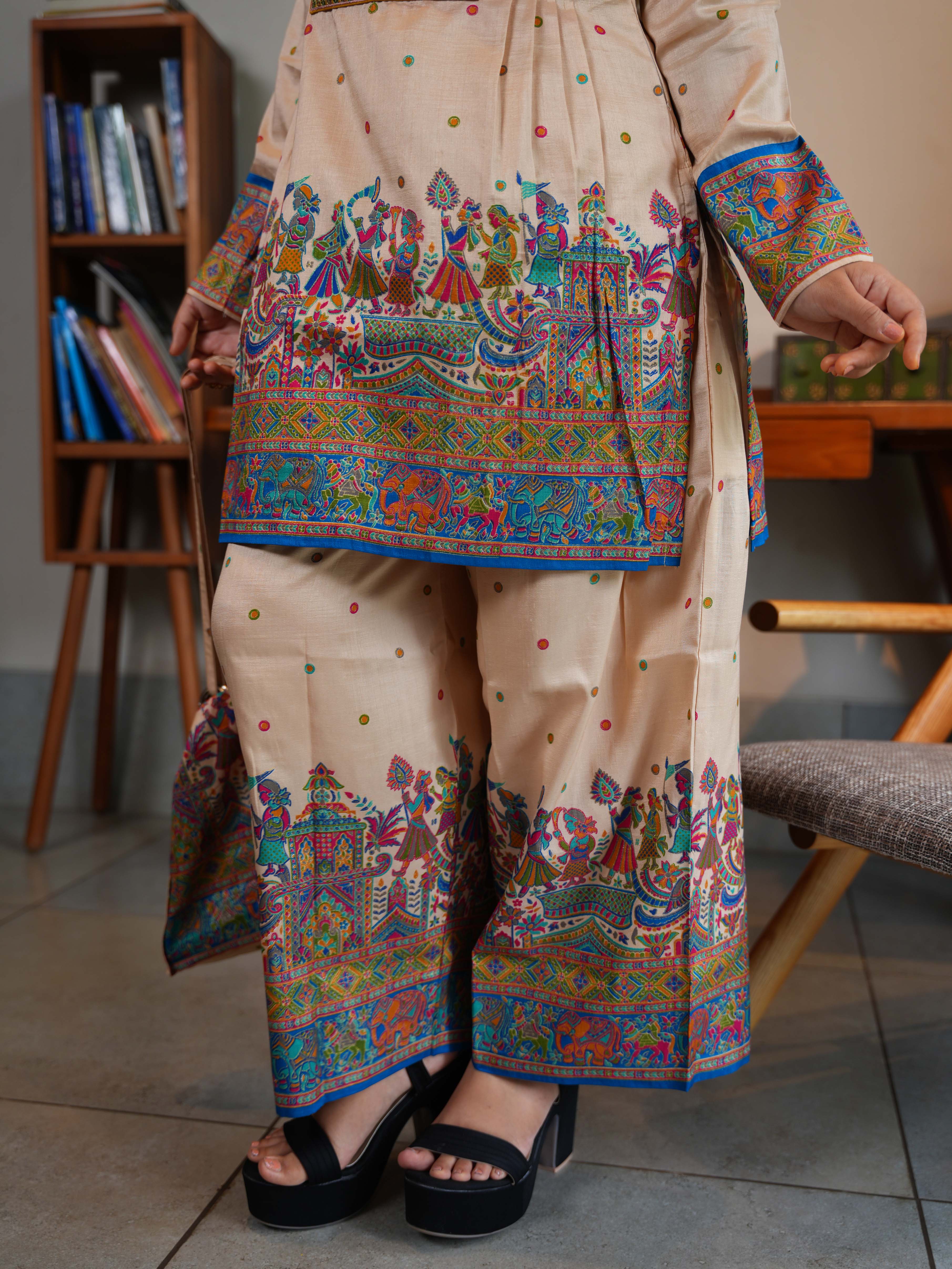 Beige Multicolor Cotton Printed Kurta-Pant Set with Handbag - Image 5
