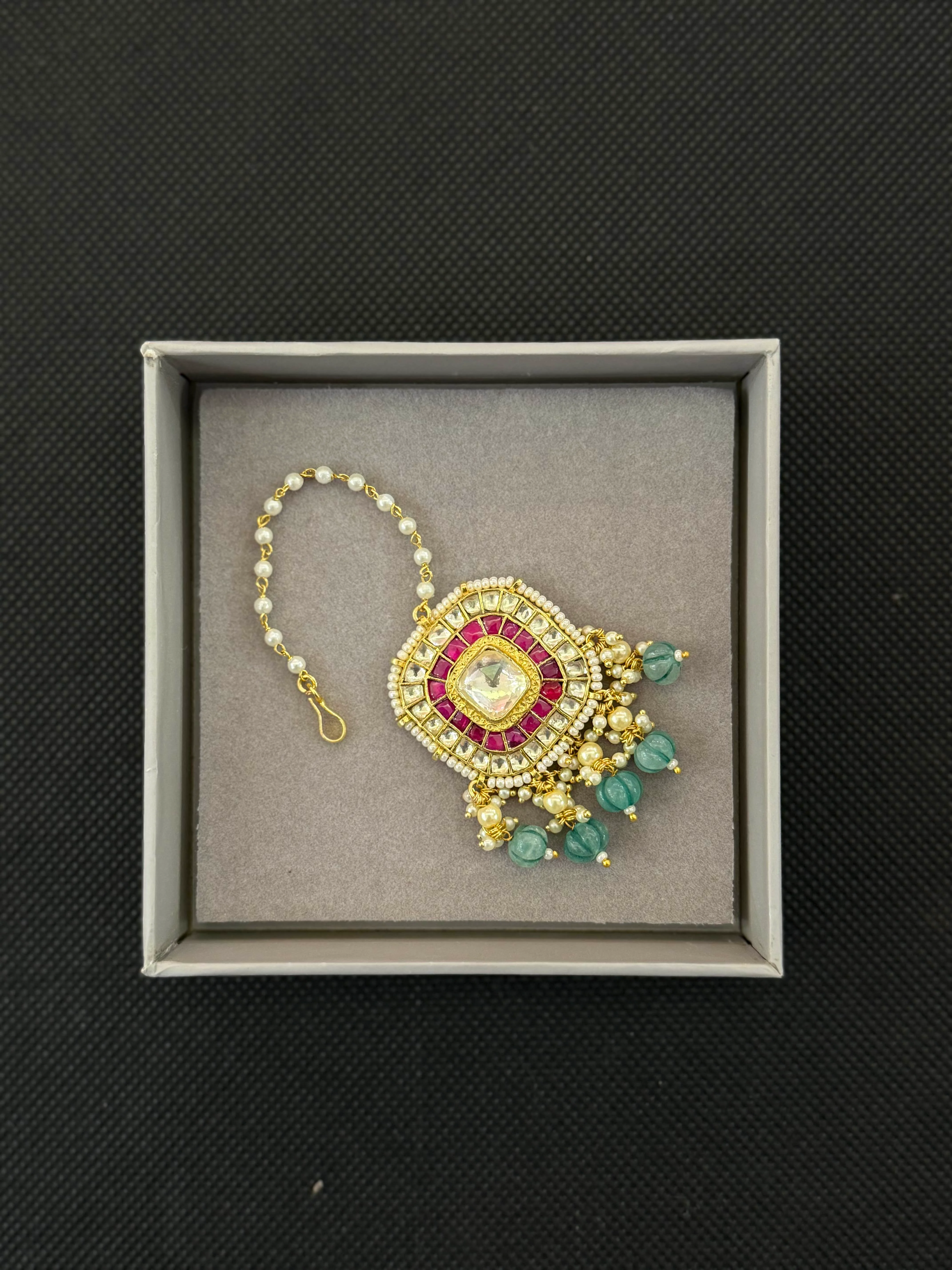 Bridal Kundan Choker Necklace Set with Green Beads & Maang Tikka - Image 3