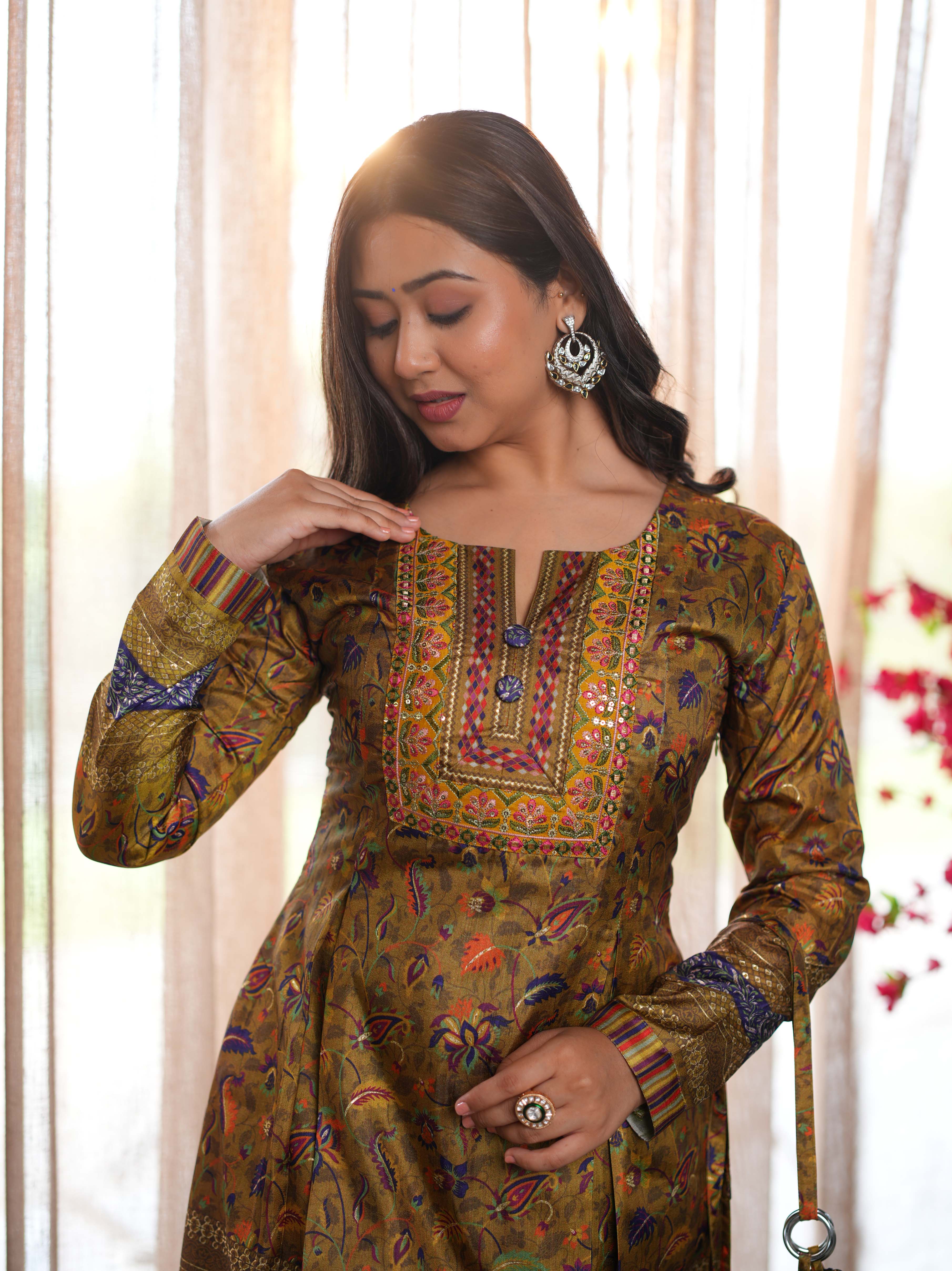 Brown Printed Cotton Ethnic Suit Set with Matching Handbag - Image 5