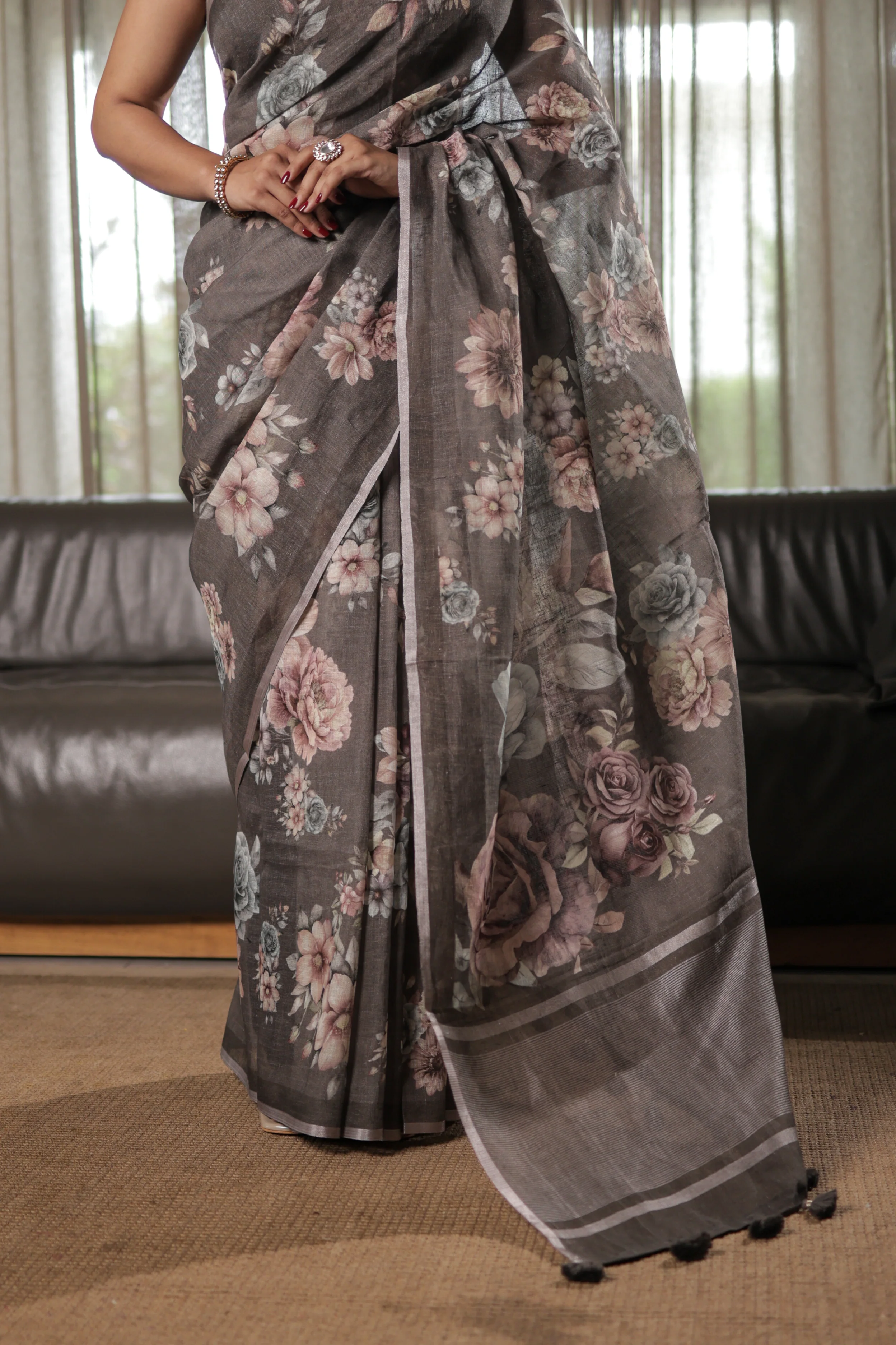 Charcoal Grey Linen Blend Saree with Pastel Floral Digital Print Unstitched Blouse - Image 3