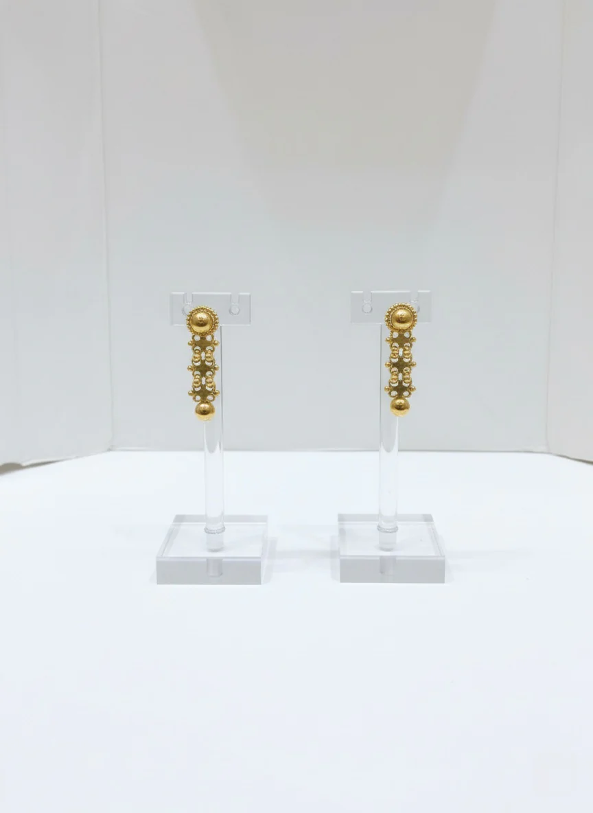 Classic Floral Gold Haar with Matching Earrings - Image 2