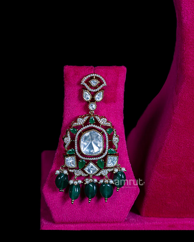 Double-Strand Emerald Green Gemstone with Geometric Pendant, Pearl Accents, and Earrings Necklace - Image 3