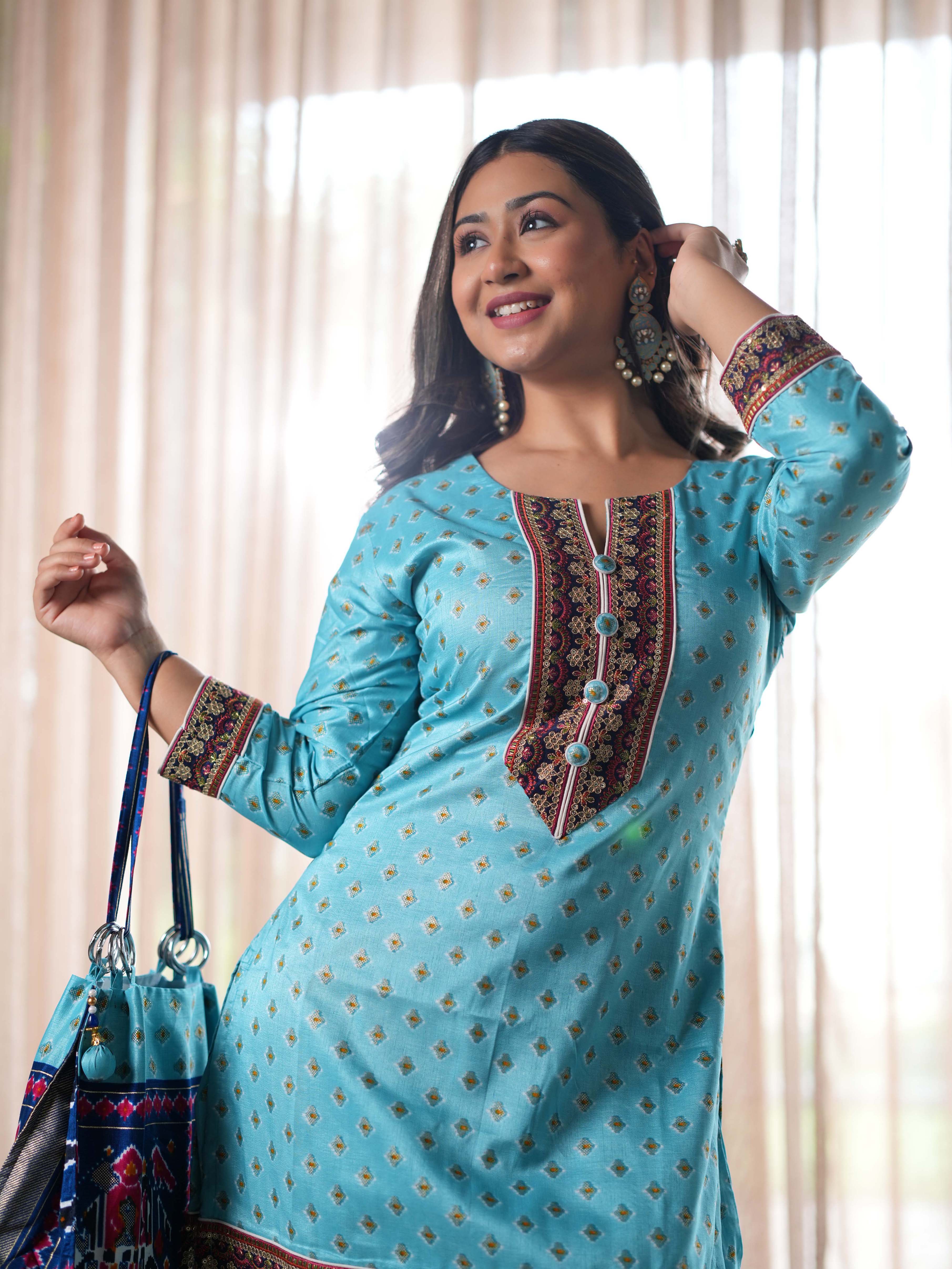 Elegant Blue Printed Cotton Suit Set with Coordinated Handbag - Image 2