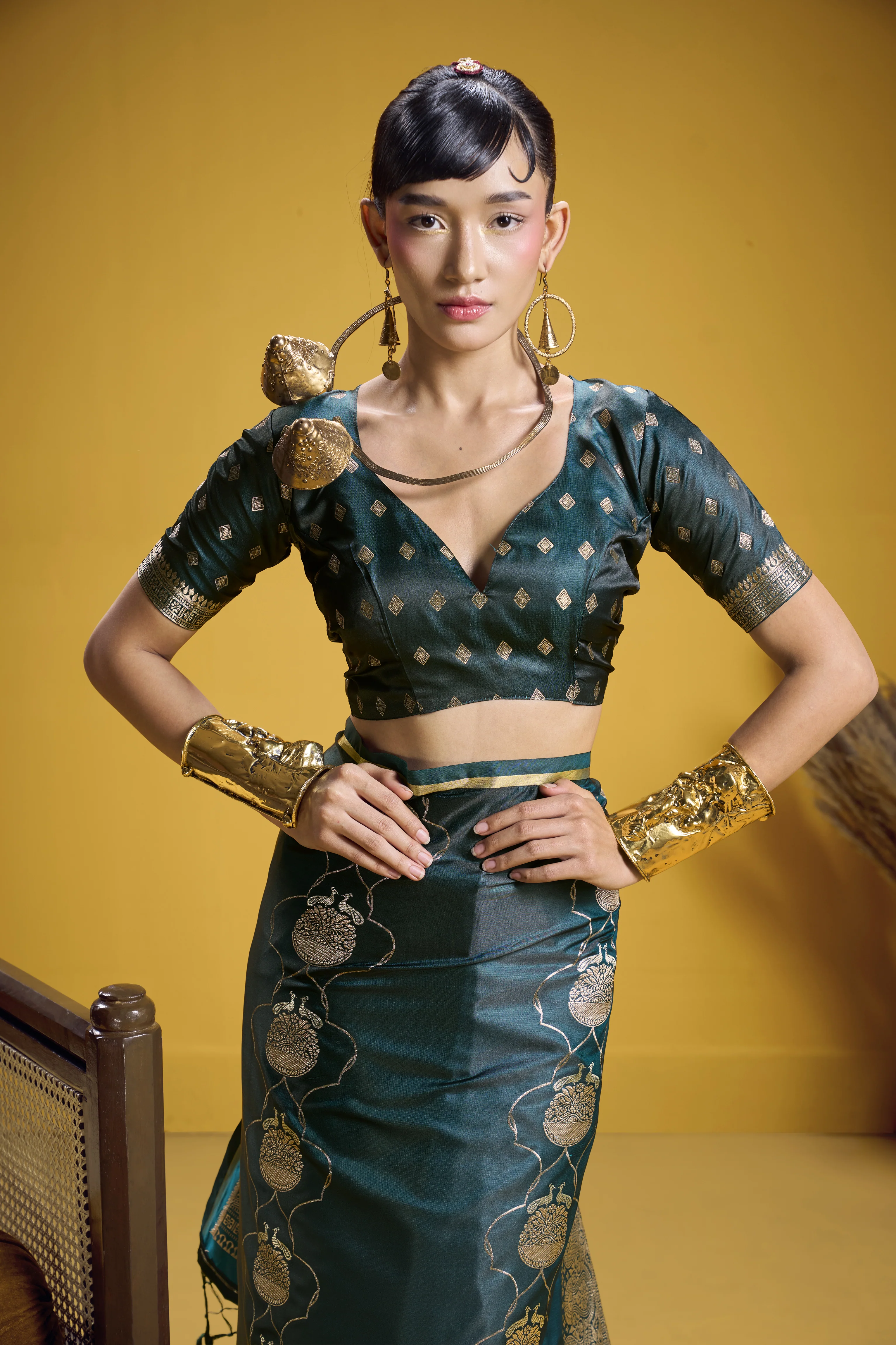 Elegant Bottle Green Satin Handloom Saree with Gold Woven Motifs - Image 2