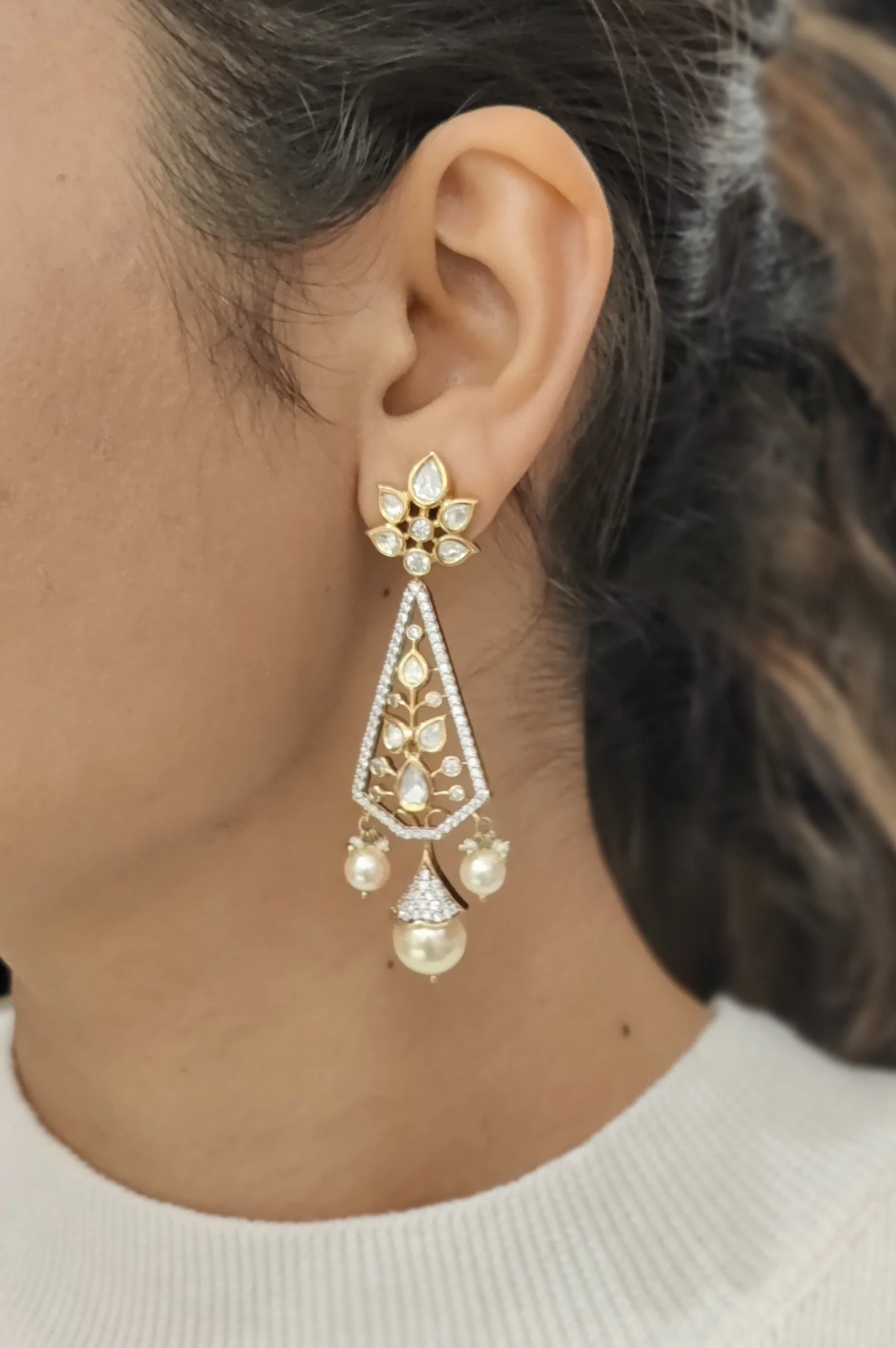 Elegant Gold-Plated Kundan Necklace & Earrings Set with Pearl Drop Finish - Image 2