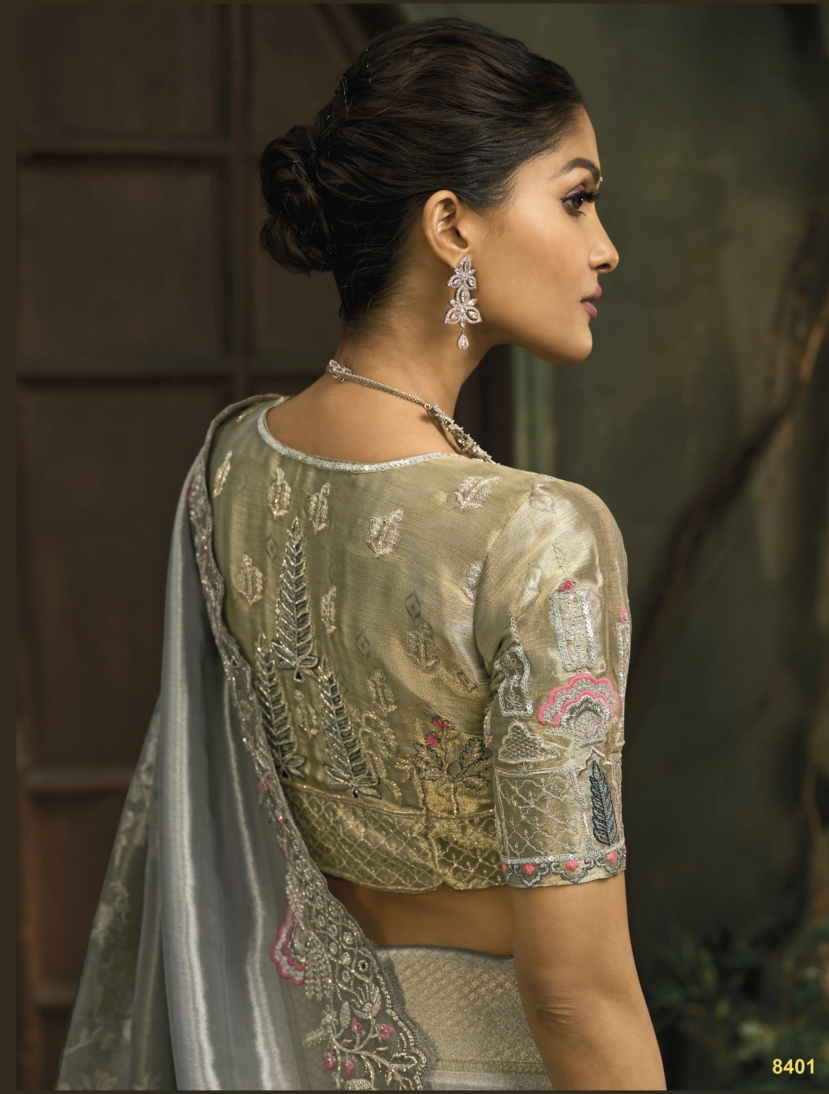 Elegant Grey Silk Saree with Intricate Embroidery & Zari Border - Image 4