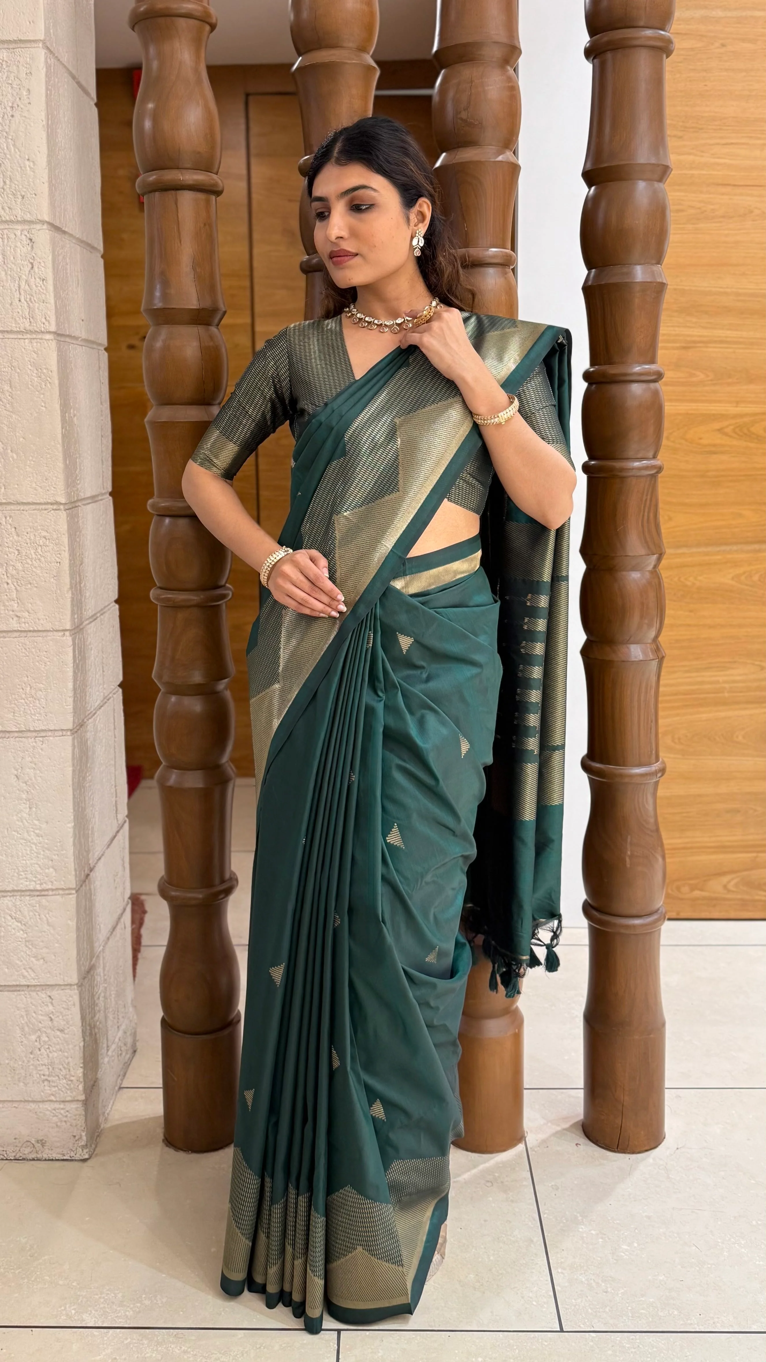 Elegant Soft Silk Saree with Geometric Zari Border Festive & Wedding Collection - Image 8