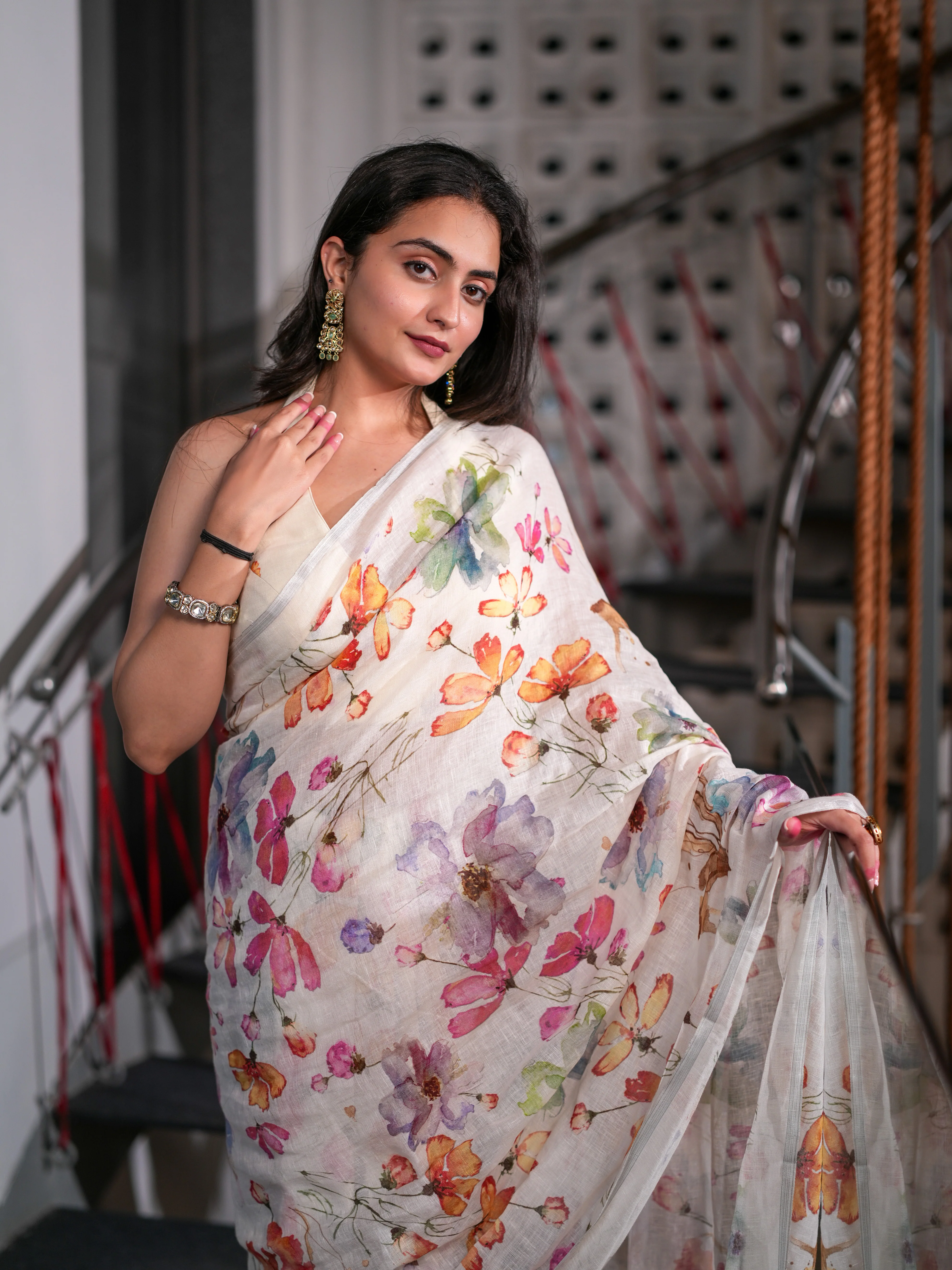 Elegant White Linen Saree with Vibrant Floral Watercolor Print Unstitched Blouse - Image 2