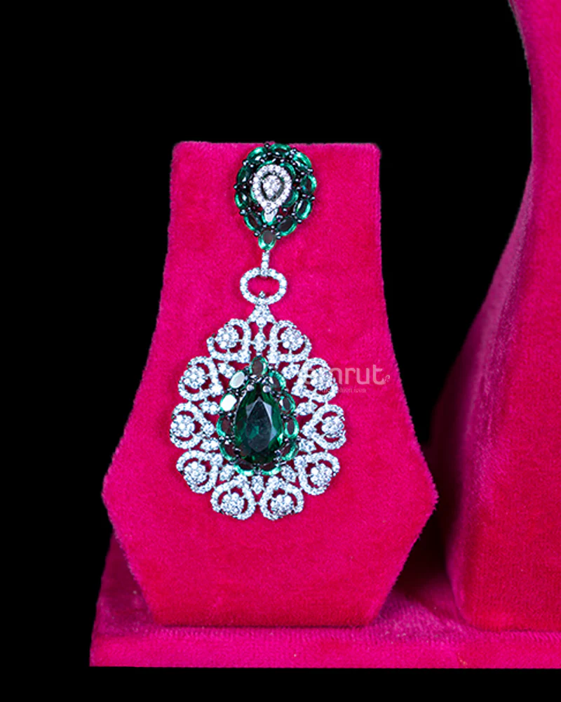 Emerald, Deep Green Diamond, and White Diamond Choker Necklace with Earrings Set - Image 3