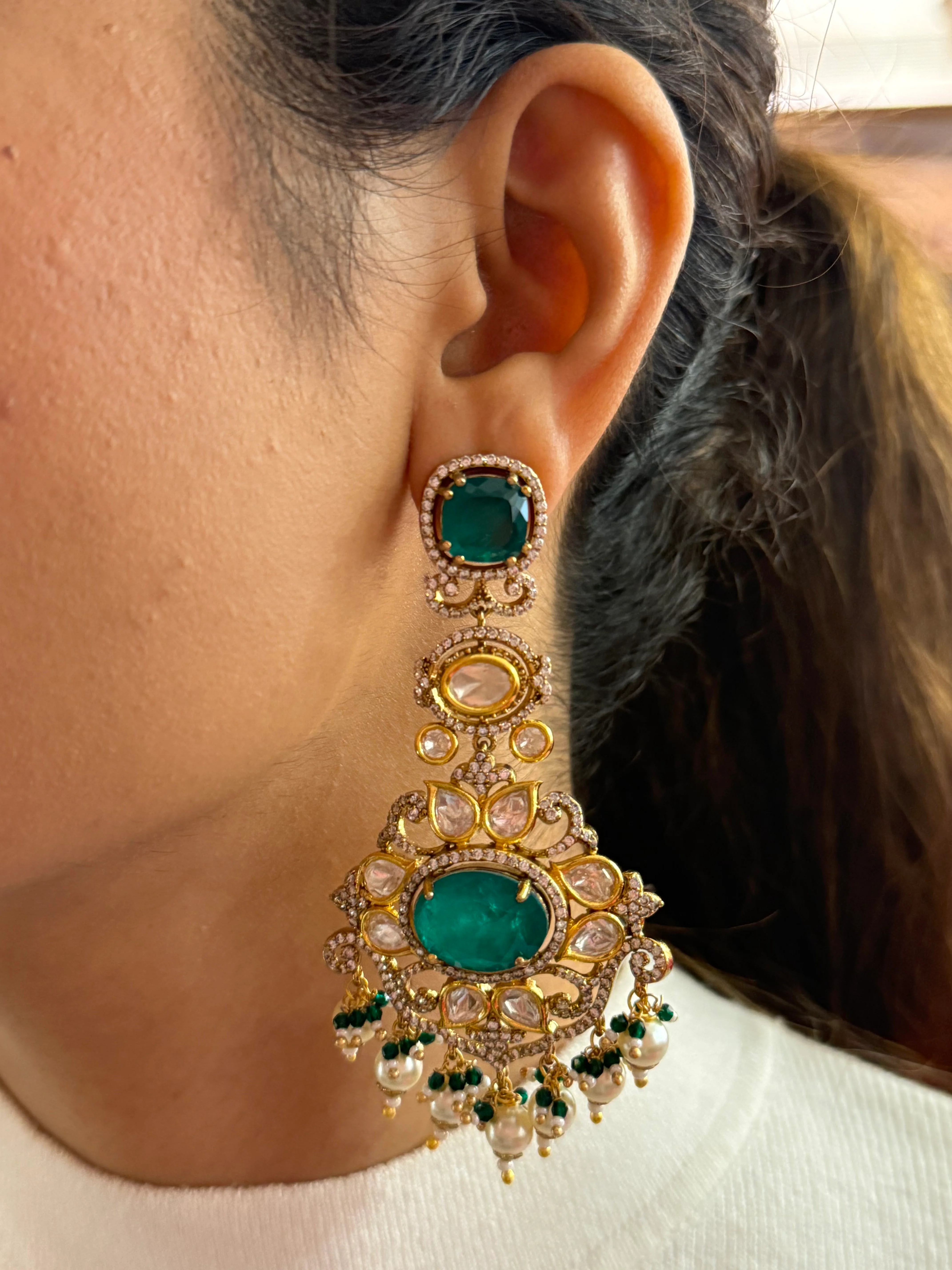 Emerald Green Kundan Long Necklace with Pearl Drops - Image 2