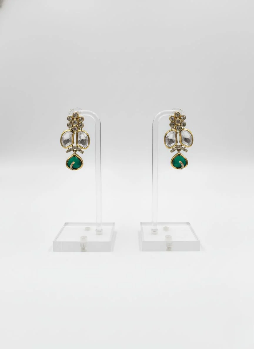 Emerald Green & Kundan Stone Necklace Set with Matching Earrings - Image 2