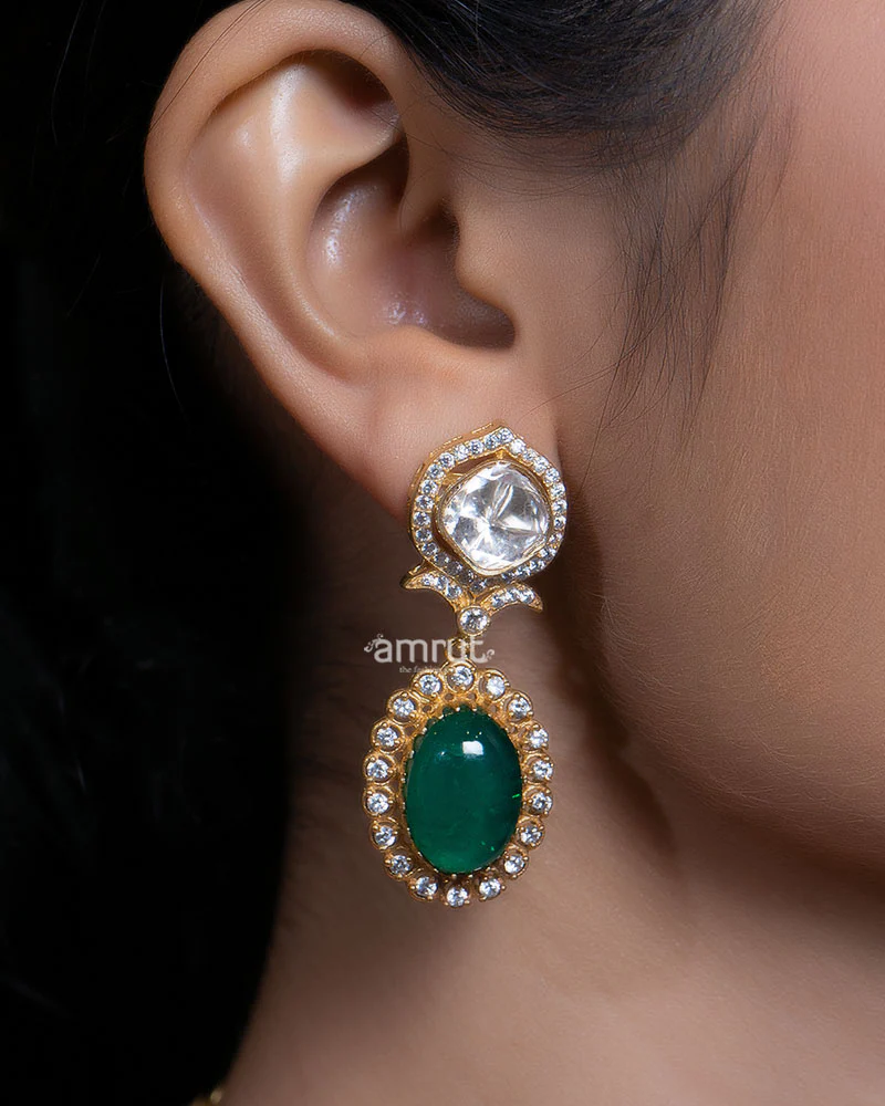 Emerald Green Stone Pendant Kundan Choker Necklace - Image 2