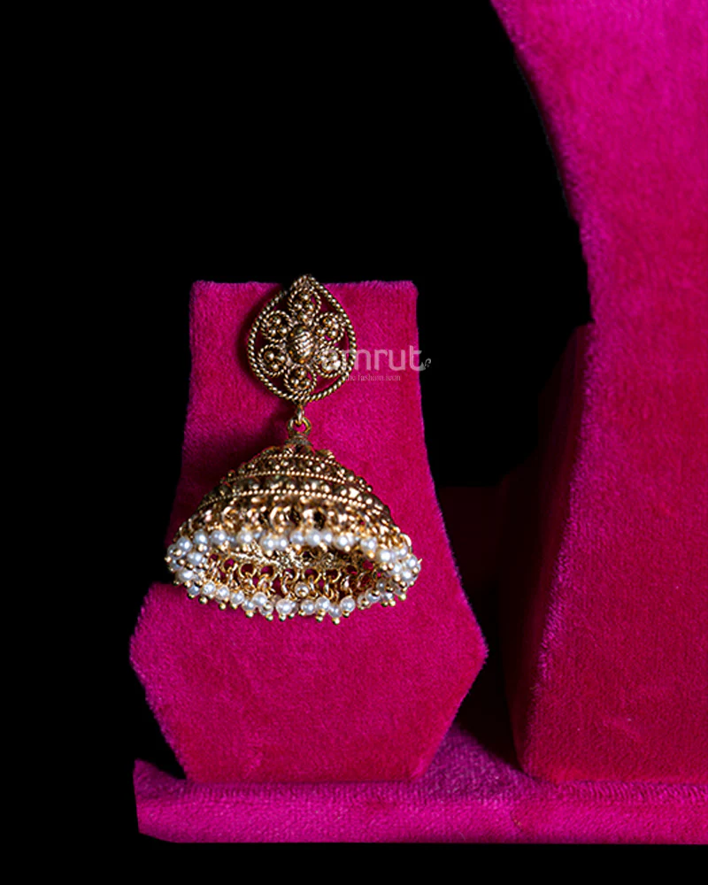 Golden Toned Coin Choker Necklace with Pearl Accents and Matching Earrings - Image 3