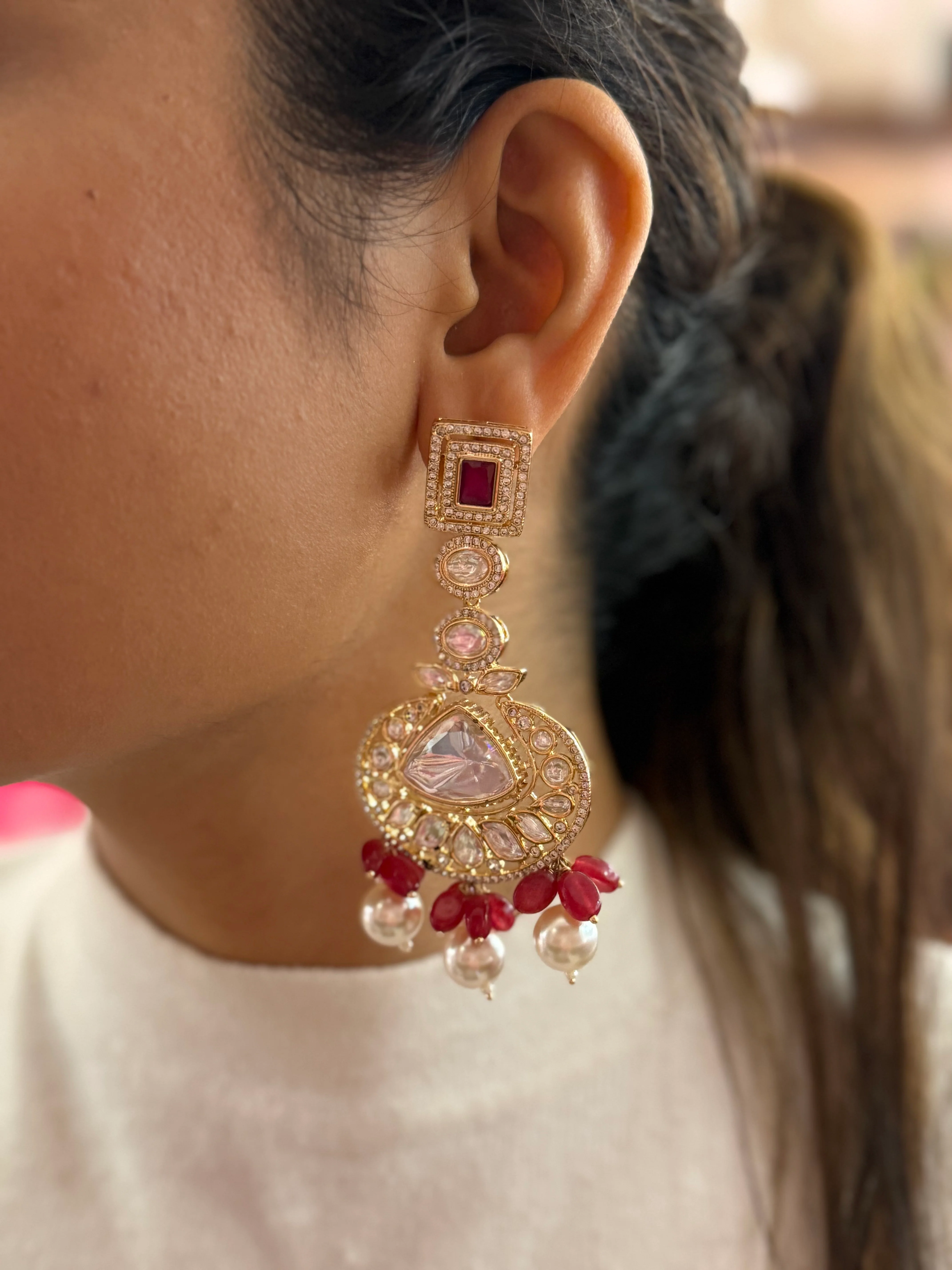 Grand Kundan Bridal Choker Necklace with Pearls & Ruby Red Beads Maang Tikka - Image 2