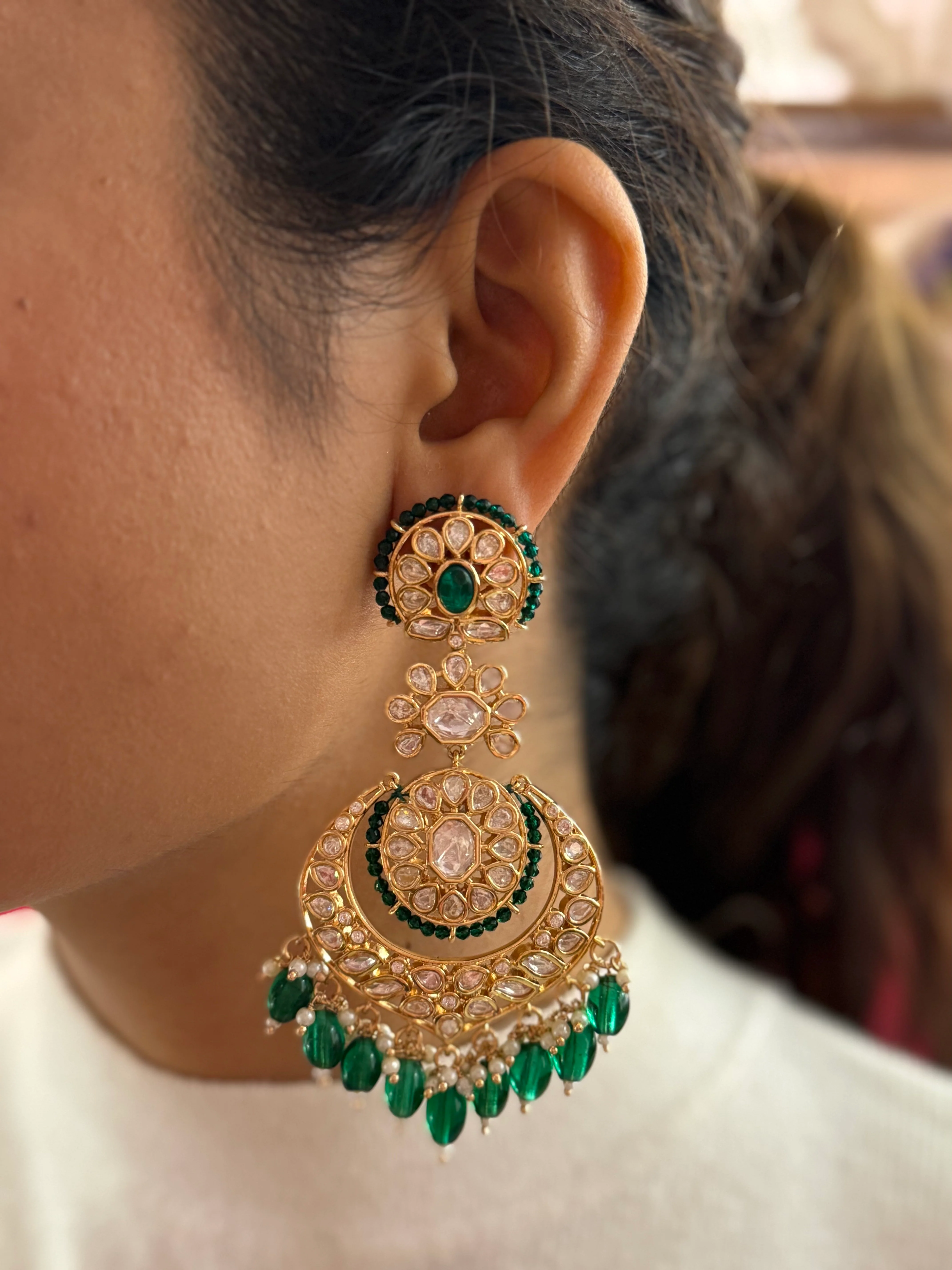 Grand Kundan Polki Choker Necklace with Green Bead Detailing & Crescent Maang Tikka - Image 2