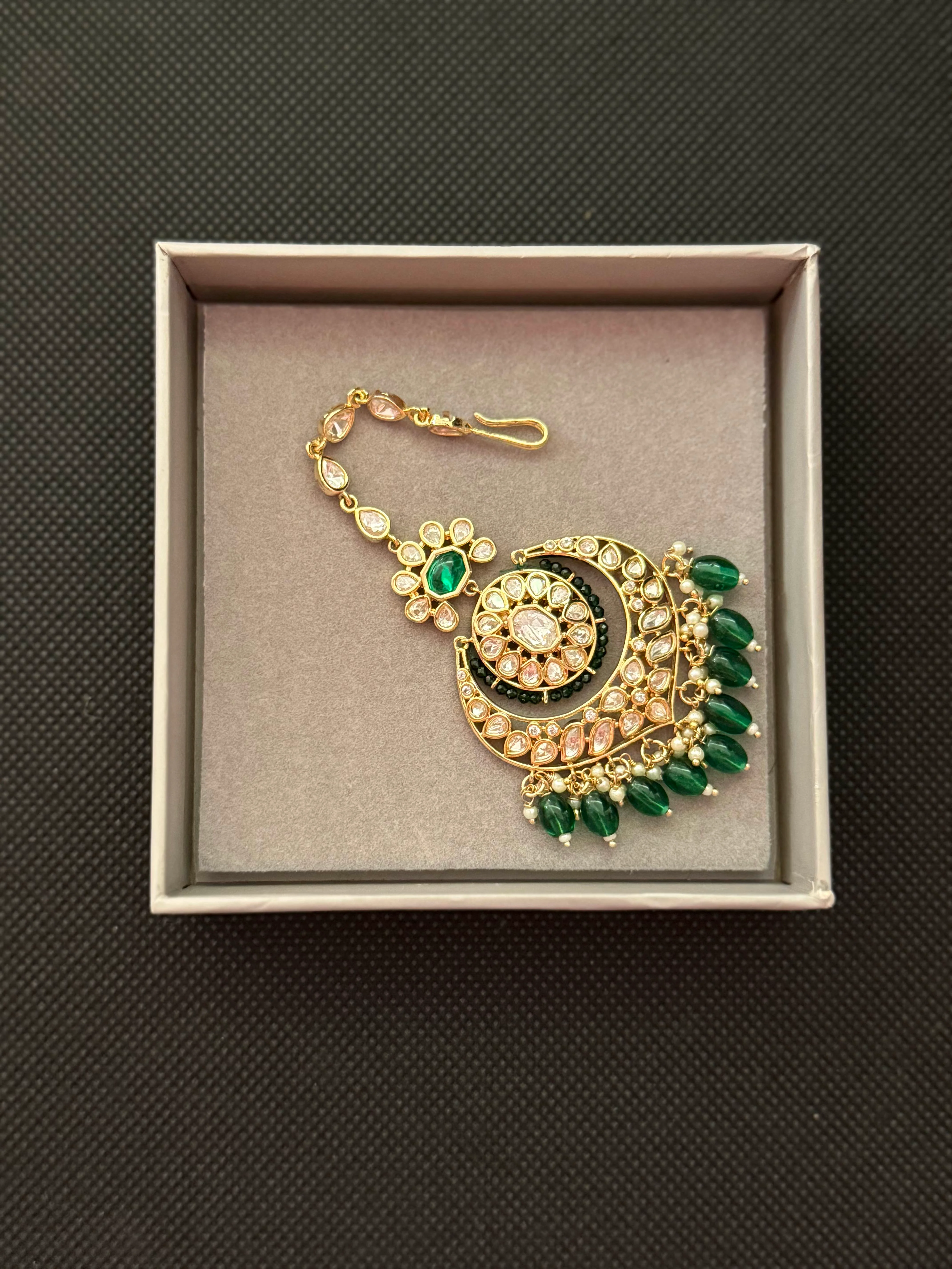Grand Kundan Polki Choker Necklace with Green Bead Detailing & Crescent Maang Tikka - Image 3