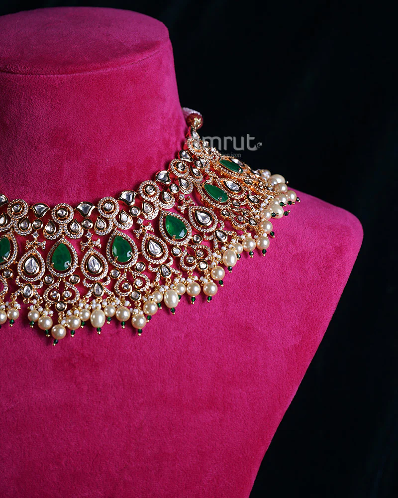 Green Emerald Stone with Pearls Choker Necklace Set - Image 2