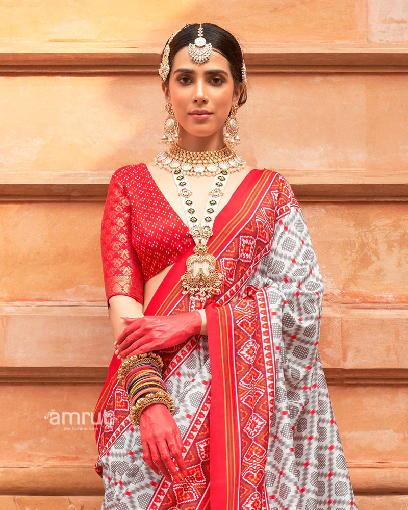 Grey and Red Printed Traditional Saree with Unstitched Blouse - Image 2