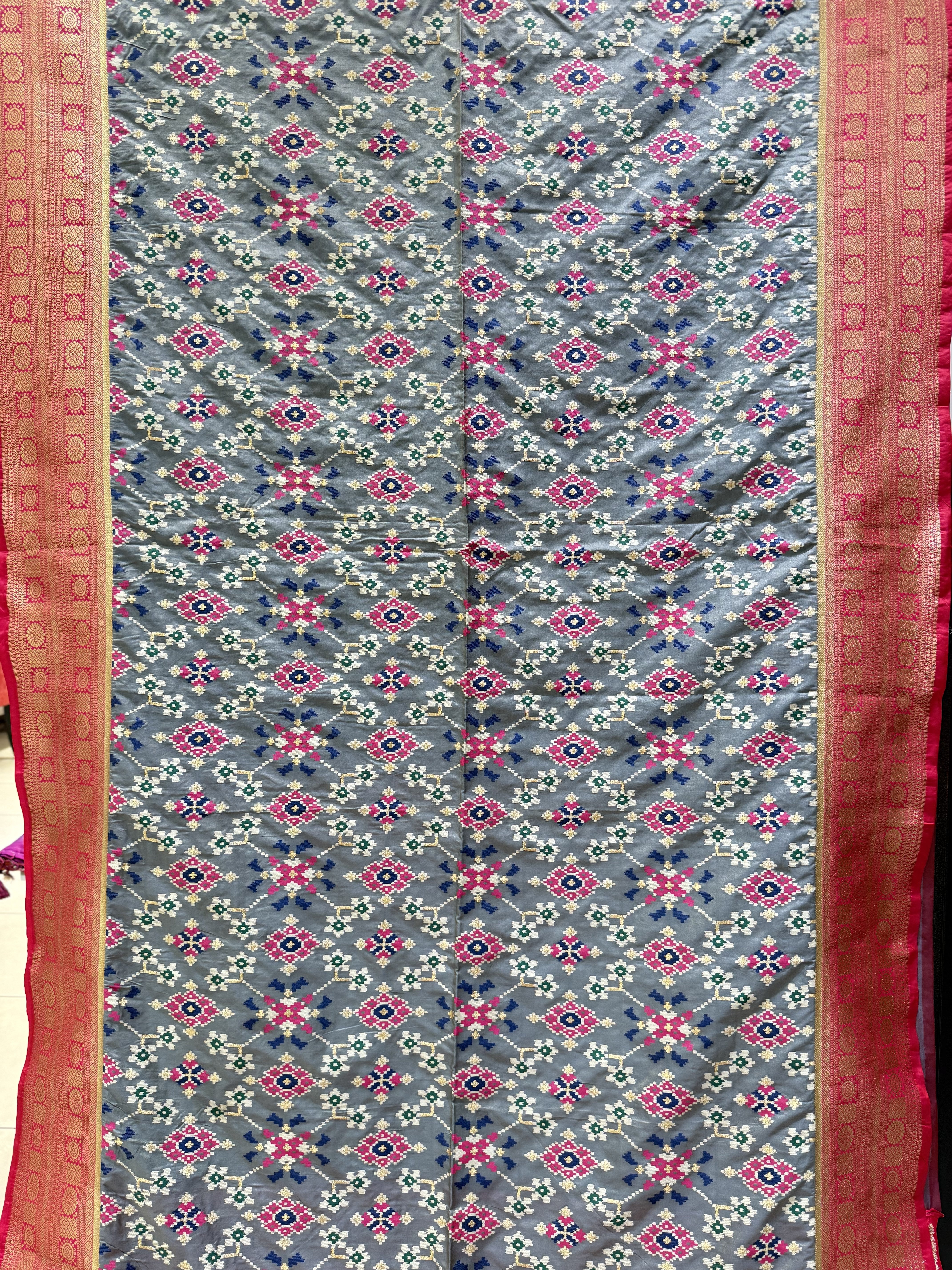 Grey Chowkdi Bhat Patola Saree with Phool Jaal – Double Ikat Inspired Weaving - Image 5
