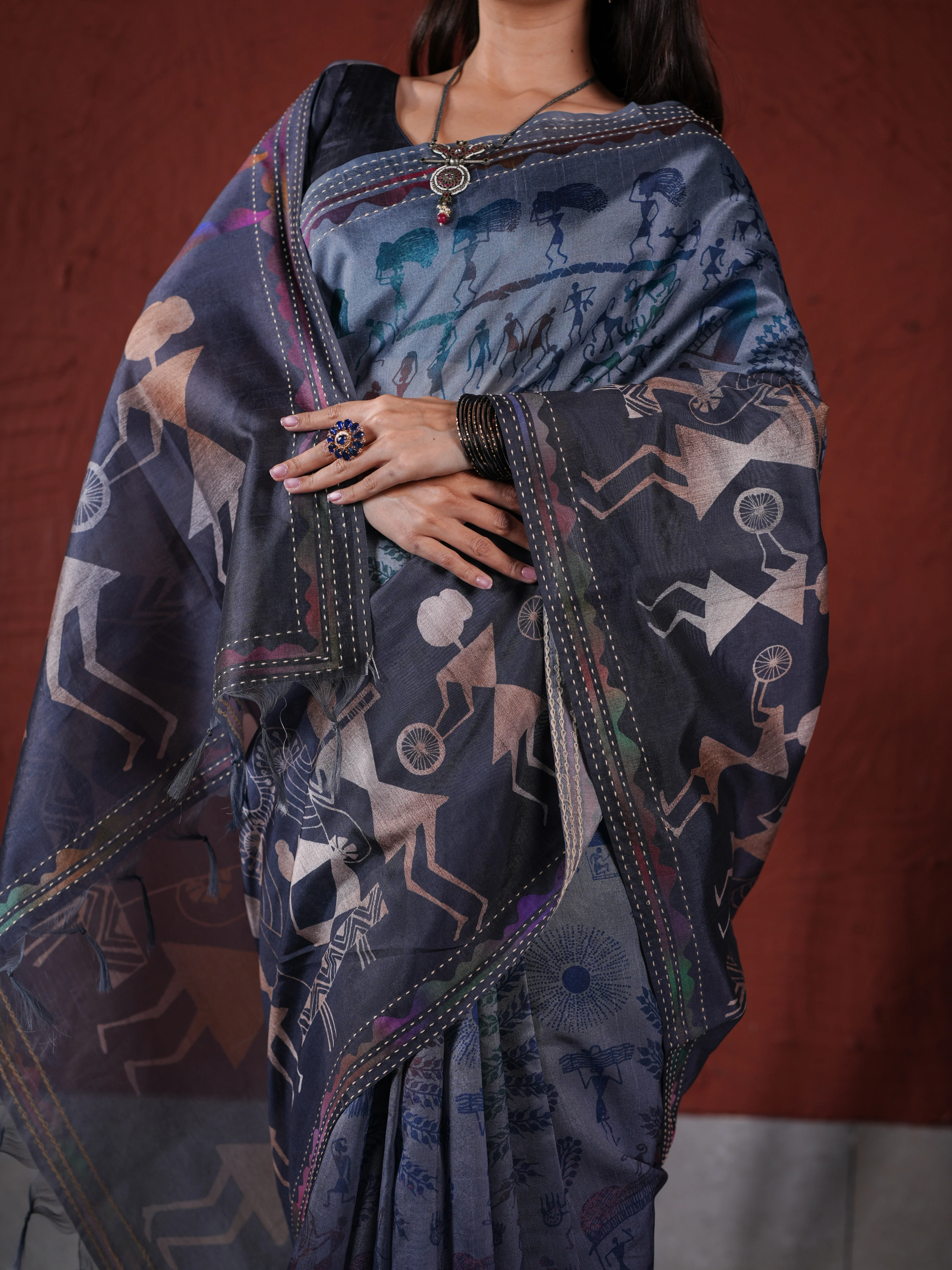 Charcoal Grey PV Cotton Khadi Saree with Traditional Warli Prints Unstitched Blouse - Image 10