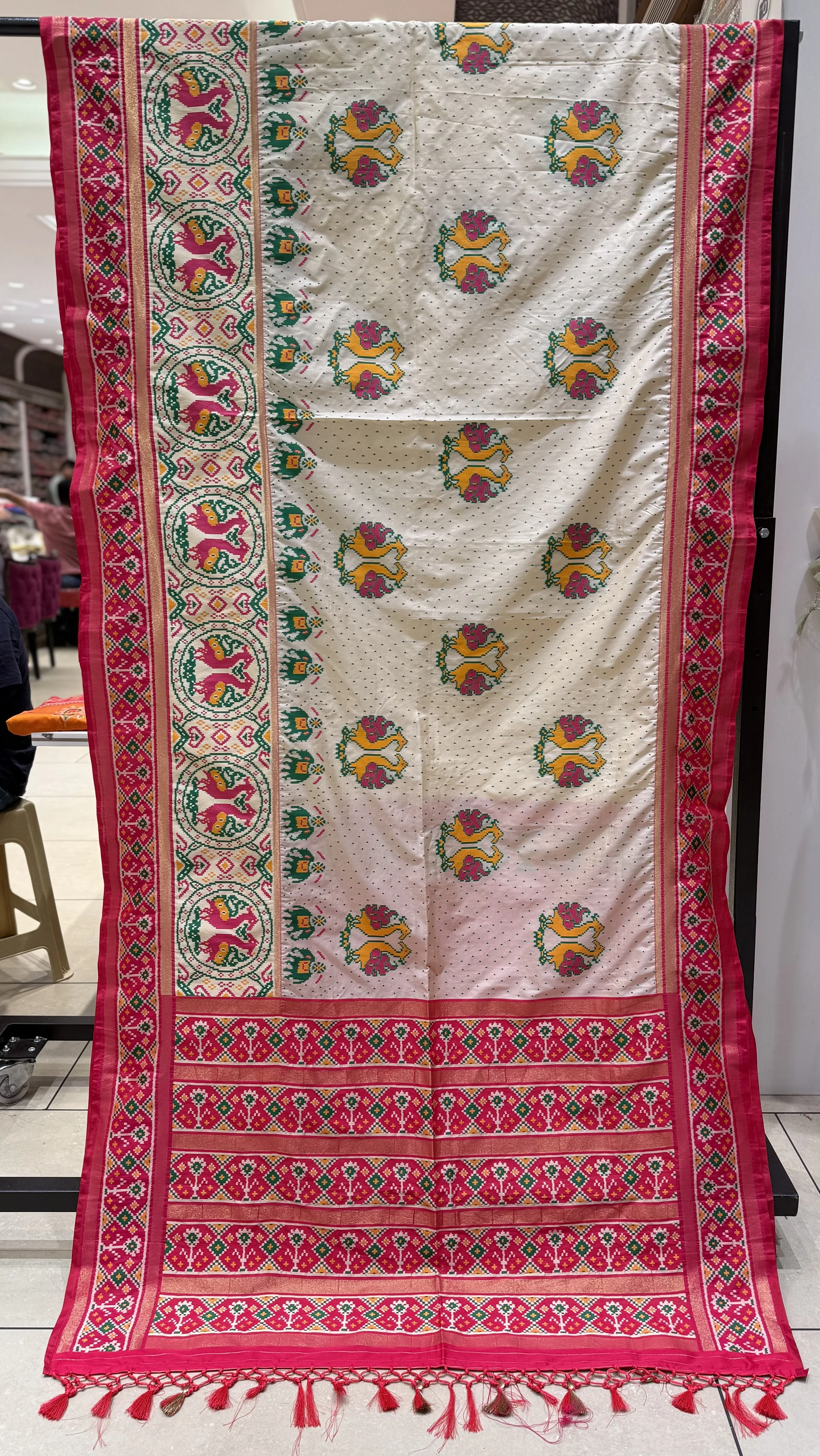 Hans–Kunjar Bhat Patola Saree Inspired by Double Ikat Design Motifs - Image 4