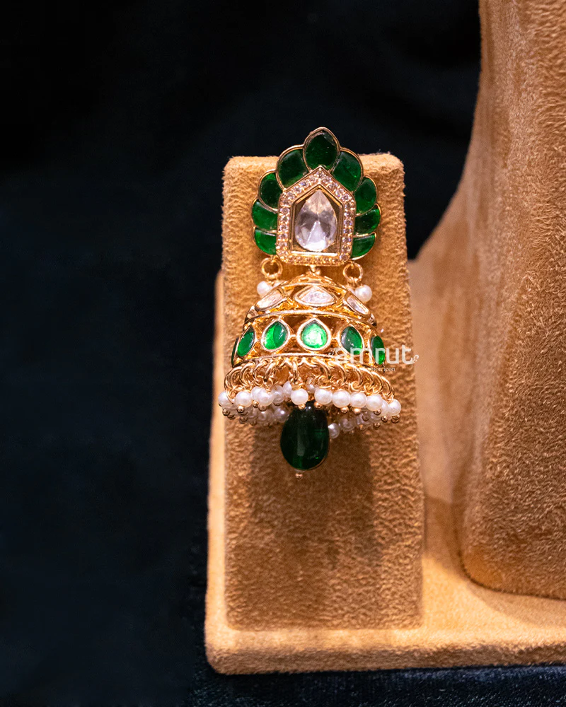 Kundan & Pearl Necklace Set With Earrings & Maang Tikka - Image 3