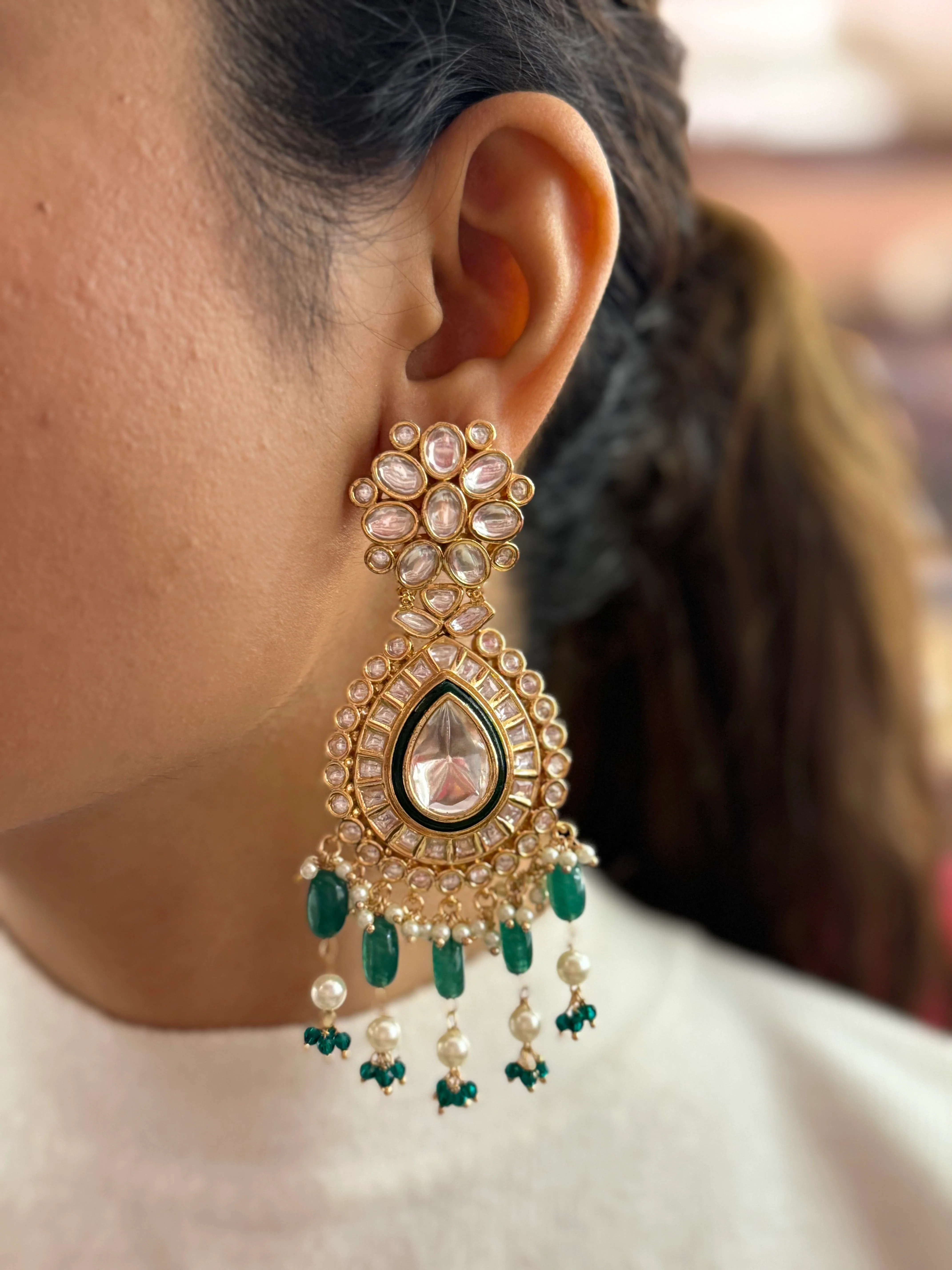 Kundan Polki Choker Necklace with Green Bead Drops & Matching Teardrop Maang Tikka - Image 2