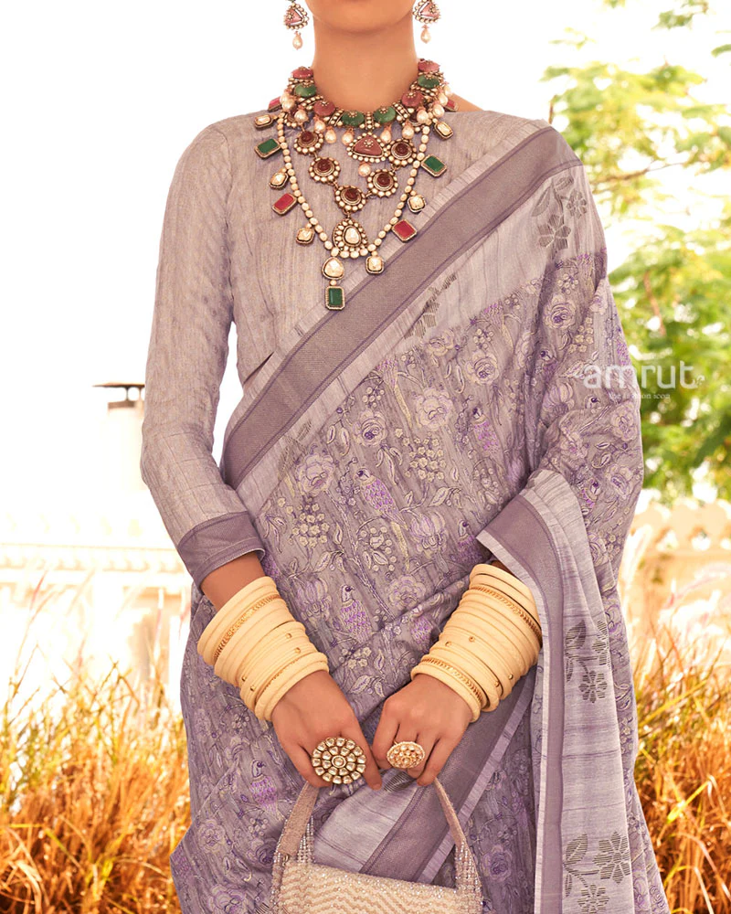 Lavender with Border Printed Saree and Unstitched Blouse - Image 3