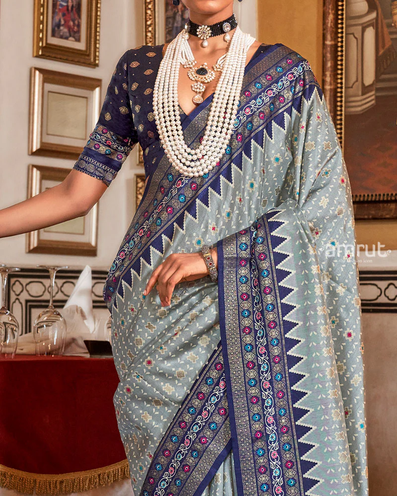 Light Gray with Navy Blue Floral Motifs Printed Border Saree and Unstitched Blouse - Image 3