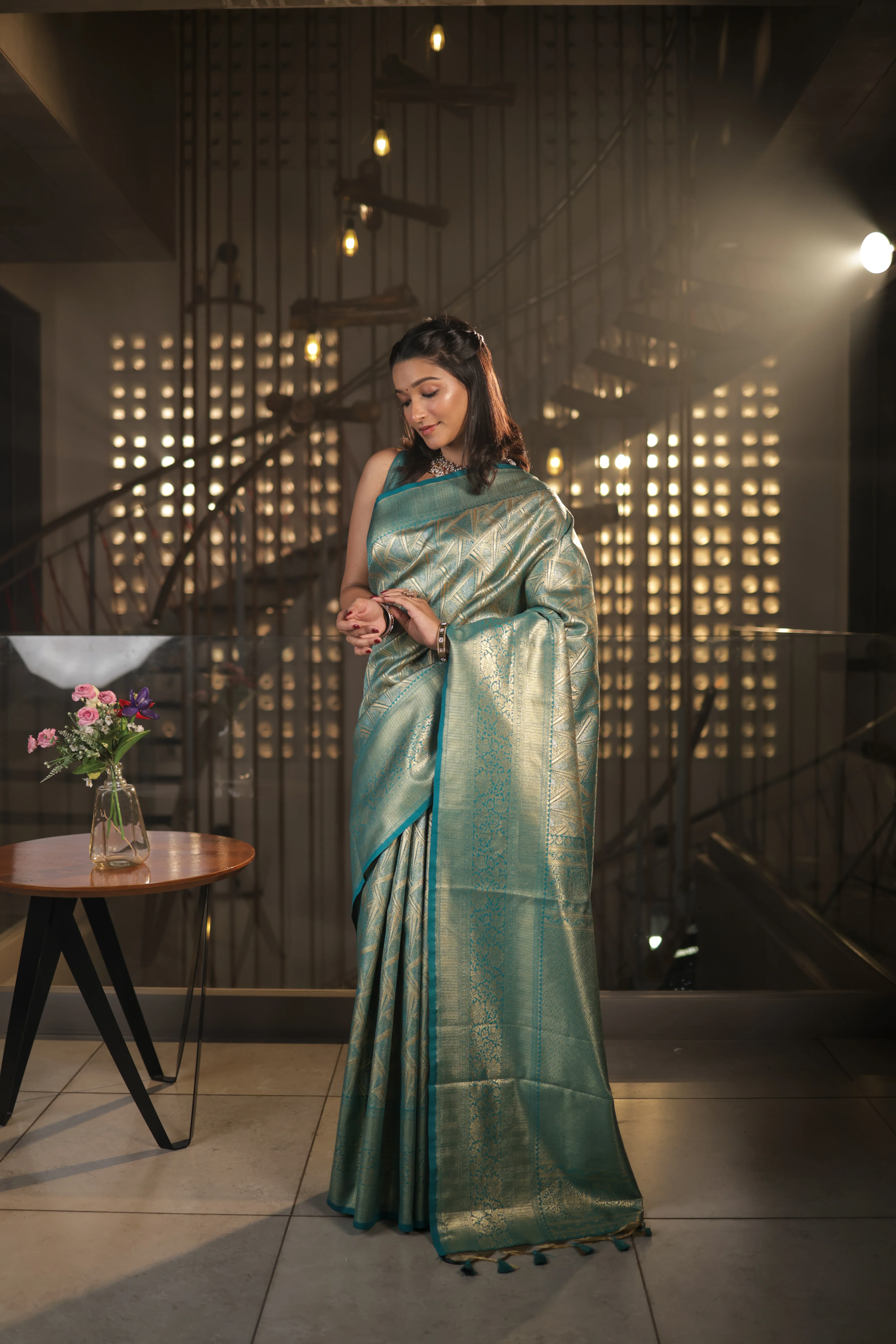 Lustrous Kanjivaram Silk Saree in Aqua Green with Unstitched Blouse - Image 4