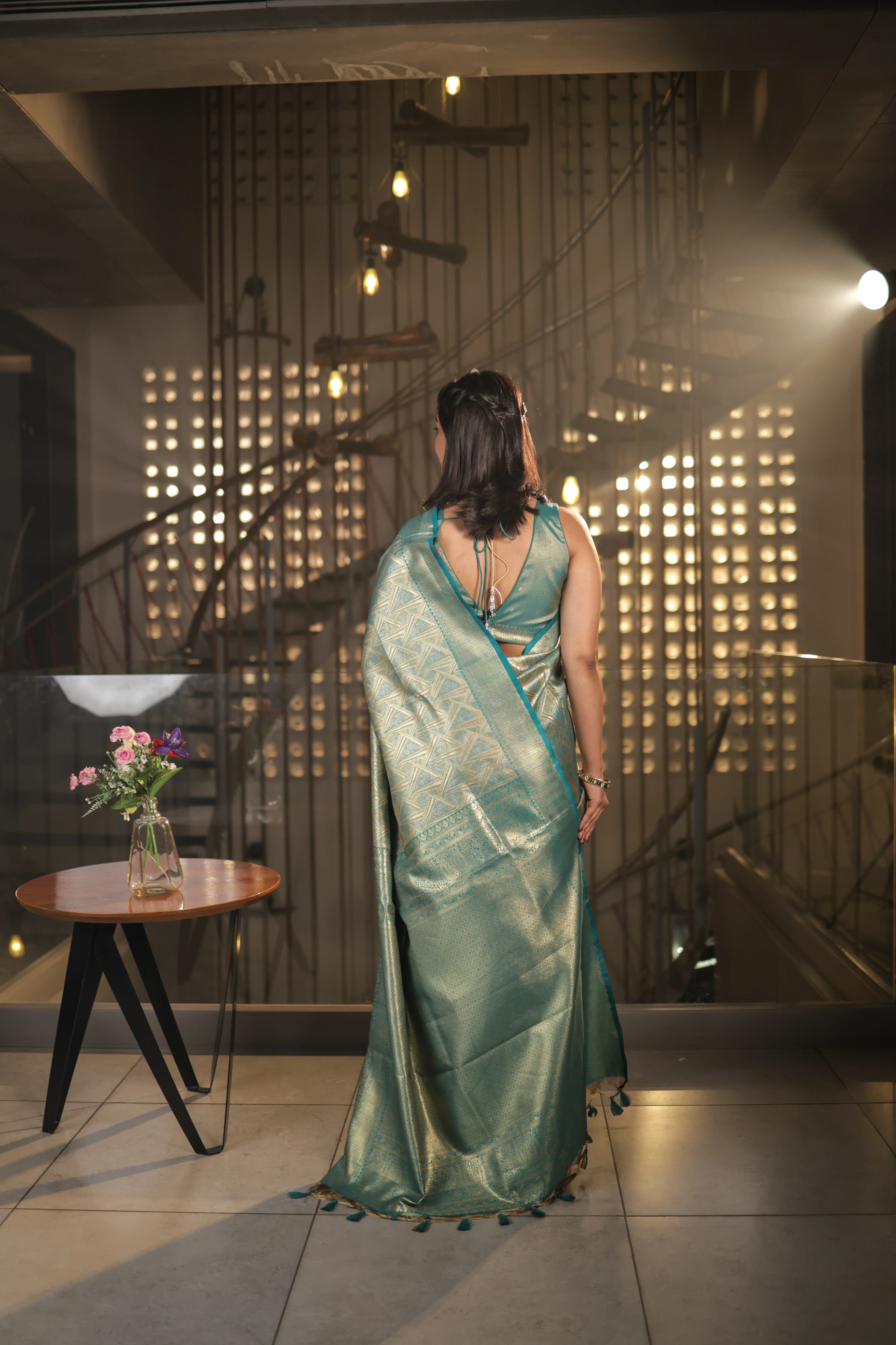 Lustrous Kanjivaram Silk Saree in Aqua Green with Unstitched Blouse - Image 5