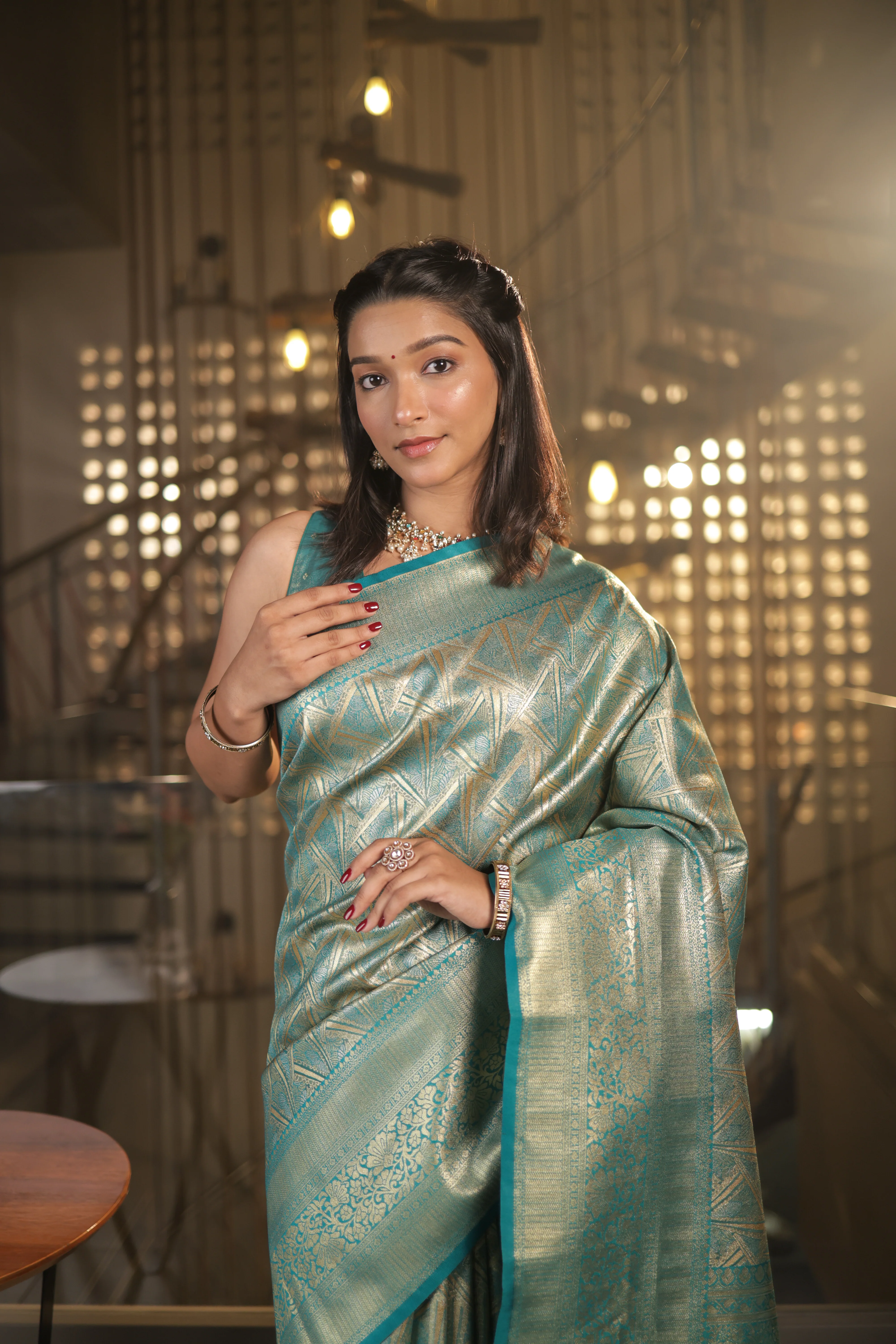 Lustrous Kanjivaram Silk Saree in Aqua Green with Unstitched Blouse - Image 6