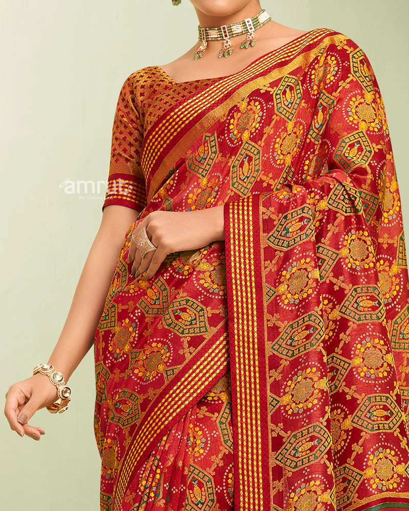 Maroon Red Floral Pattern Georgette Saree with Unstitched Blouse - Image 3