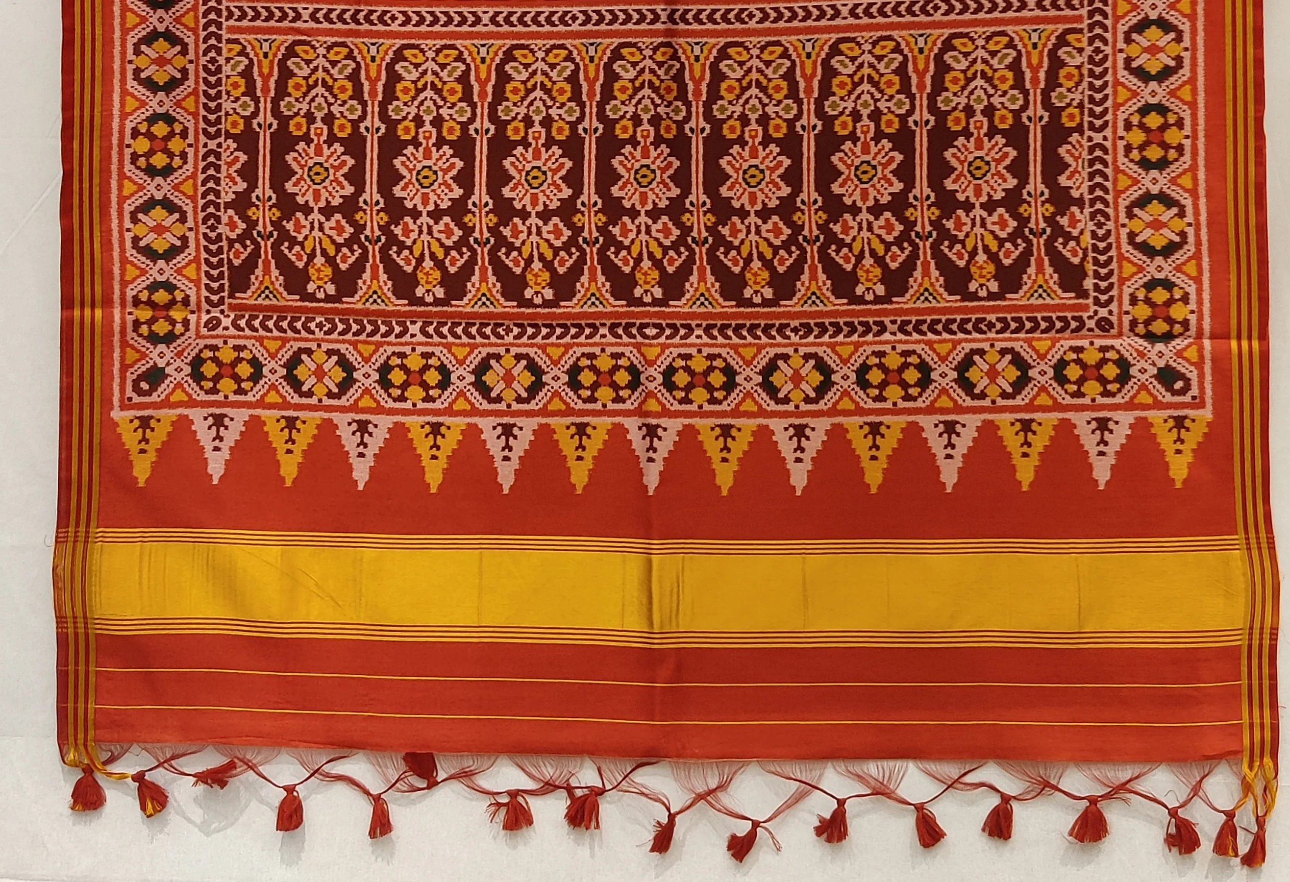 Mustard Yellow & Rust Orange Traditional Patola Inspired Silk Blend Saree with Geometric Motifs P174 - Image 3