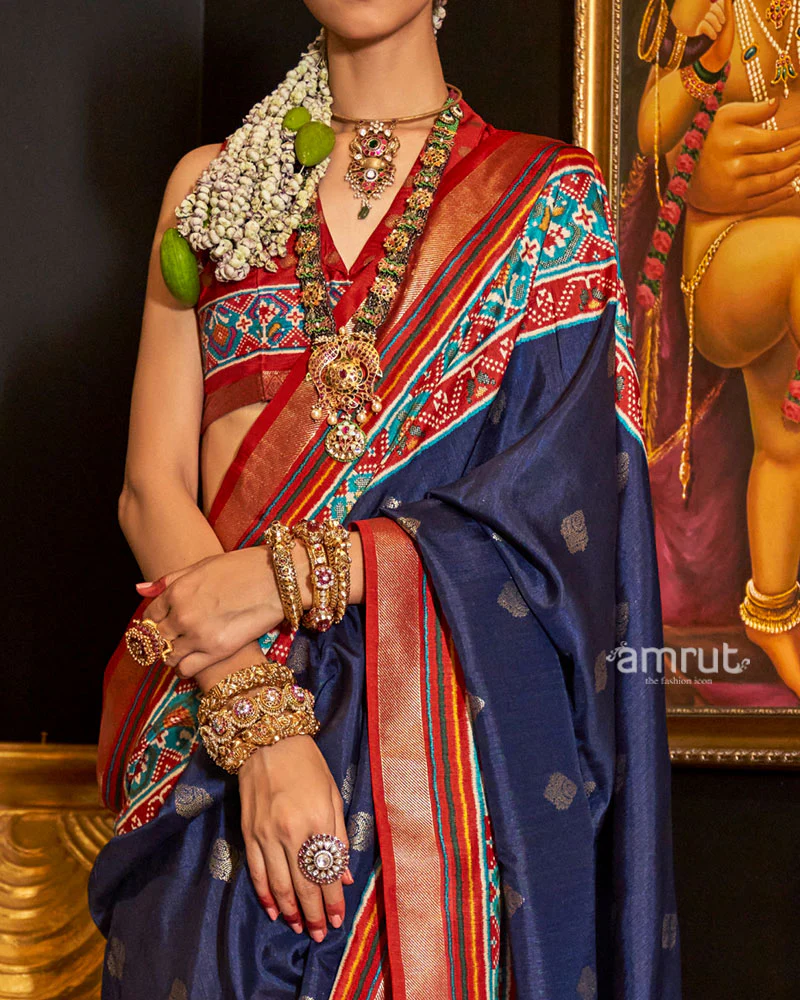Navy Blue and Red Printed Border Traditional Saree with Unstitched Blouse - Image 3