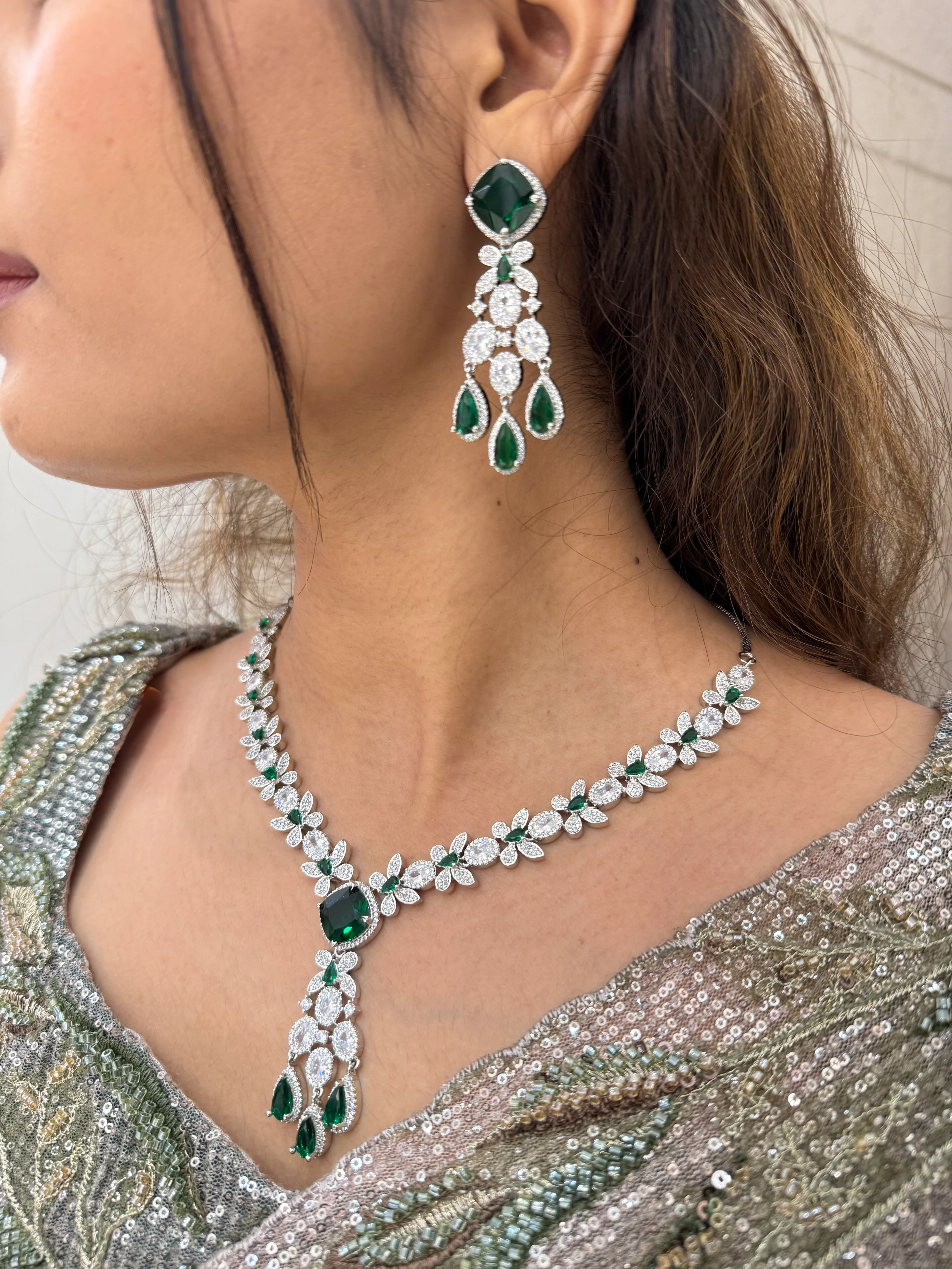 Ocean Green & Silver Dual-Tone Sequin Saree with Embroidered Border - Image 3