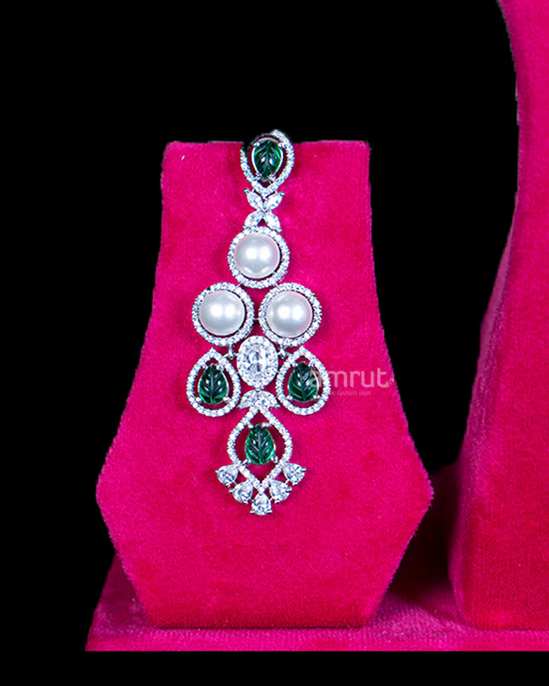 Pearl, Diamond, and Emerald-Cut Green Gemstone Necklace with Earrings Set - Image 3
