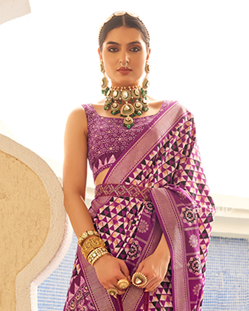 Pink & White Geometric Printed Embellished Zari Border Silk Saree with Unstitched Blouse - Image 2