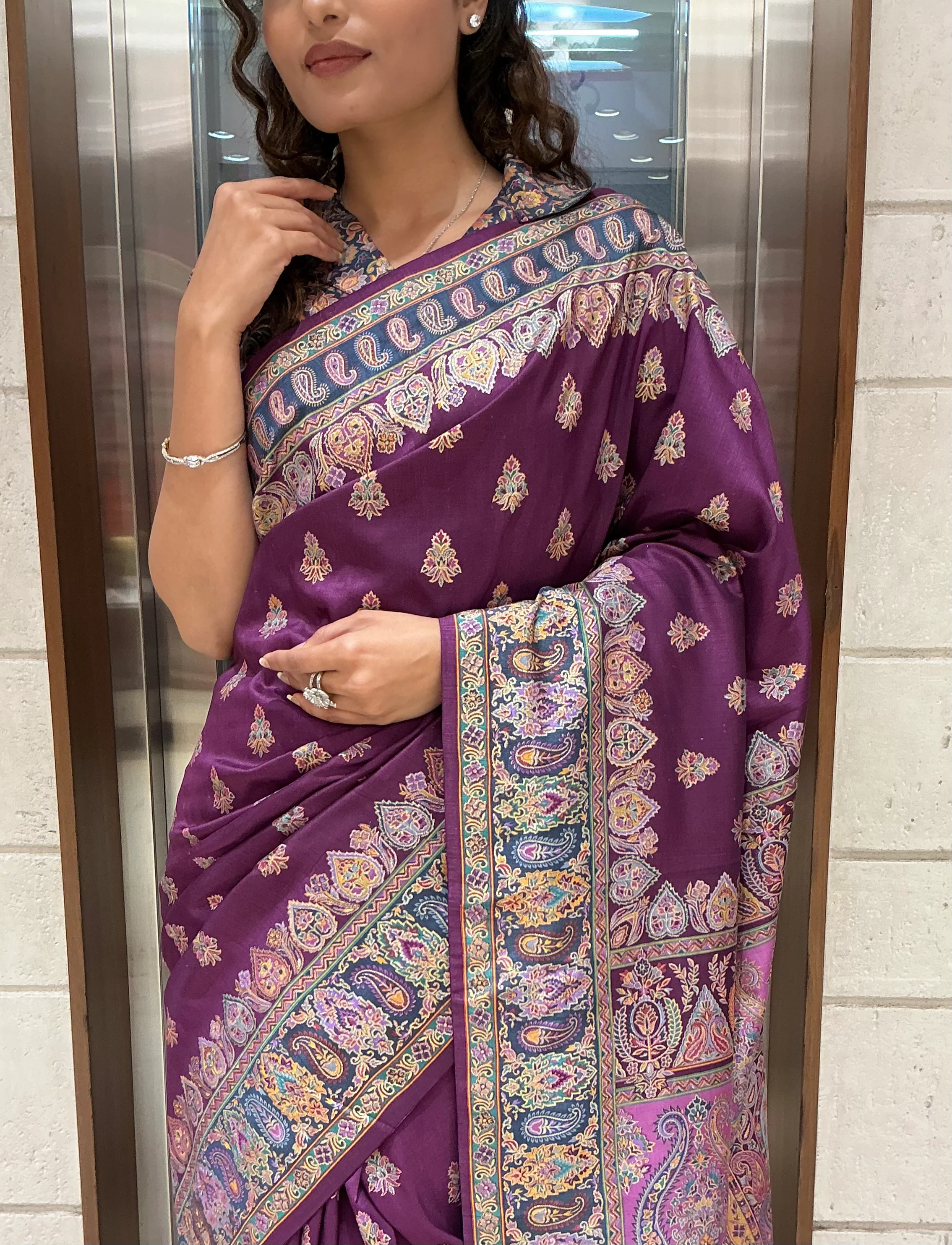 Plum Purple Heritage Paisley Printed Designer Saree - Image 2