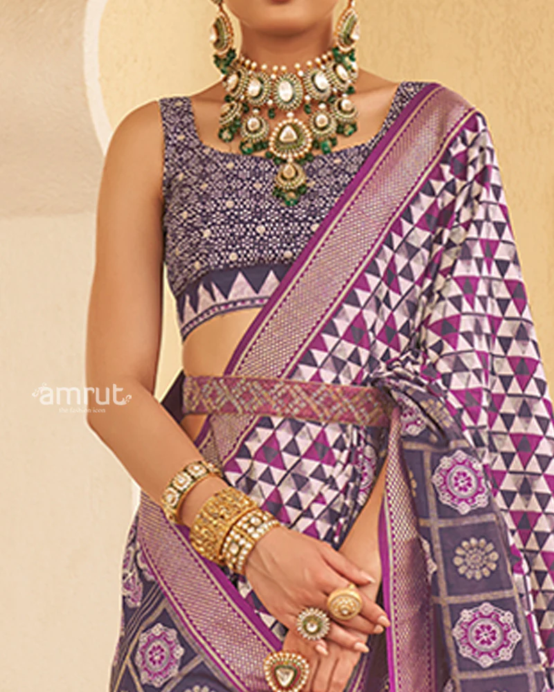 Purple & White Geometric Printed Embellished Zari Border Silk Saree with Unstitched Blouse - Image 3