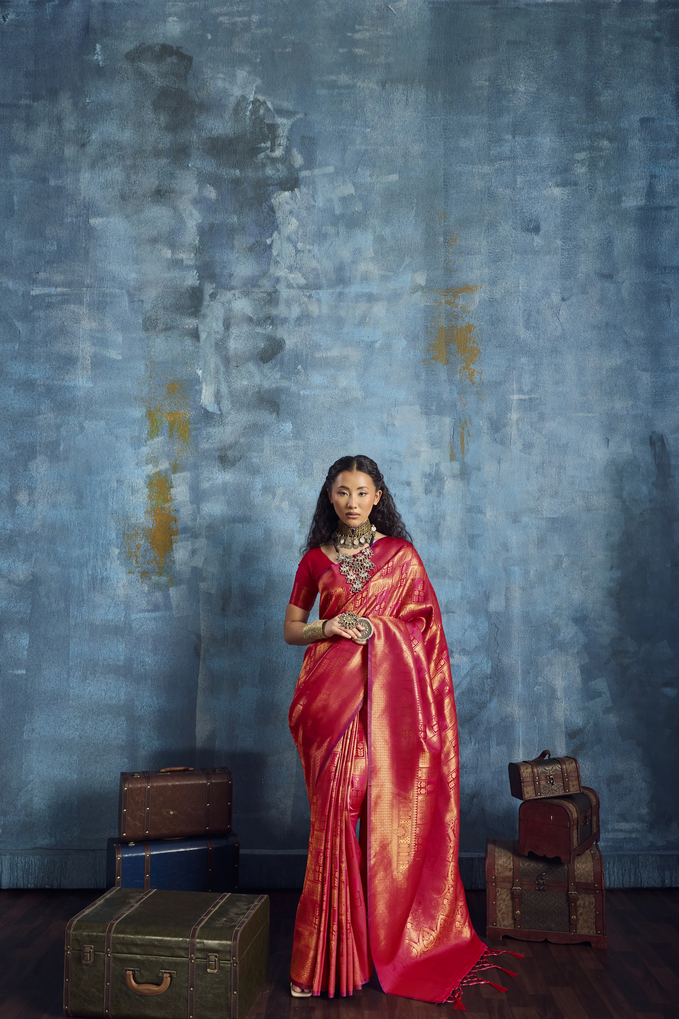Radiant Red Handloom Silk Saree with Rich Gold Zari Weaving - Image 3