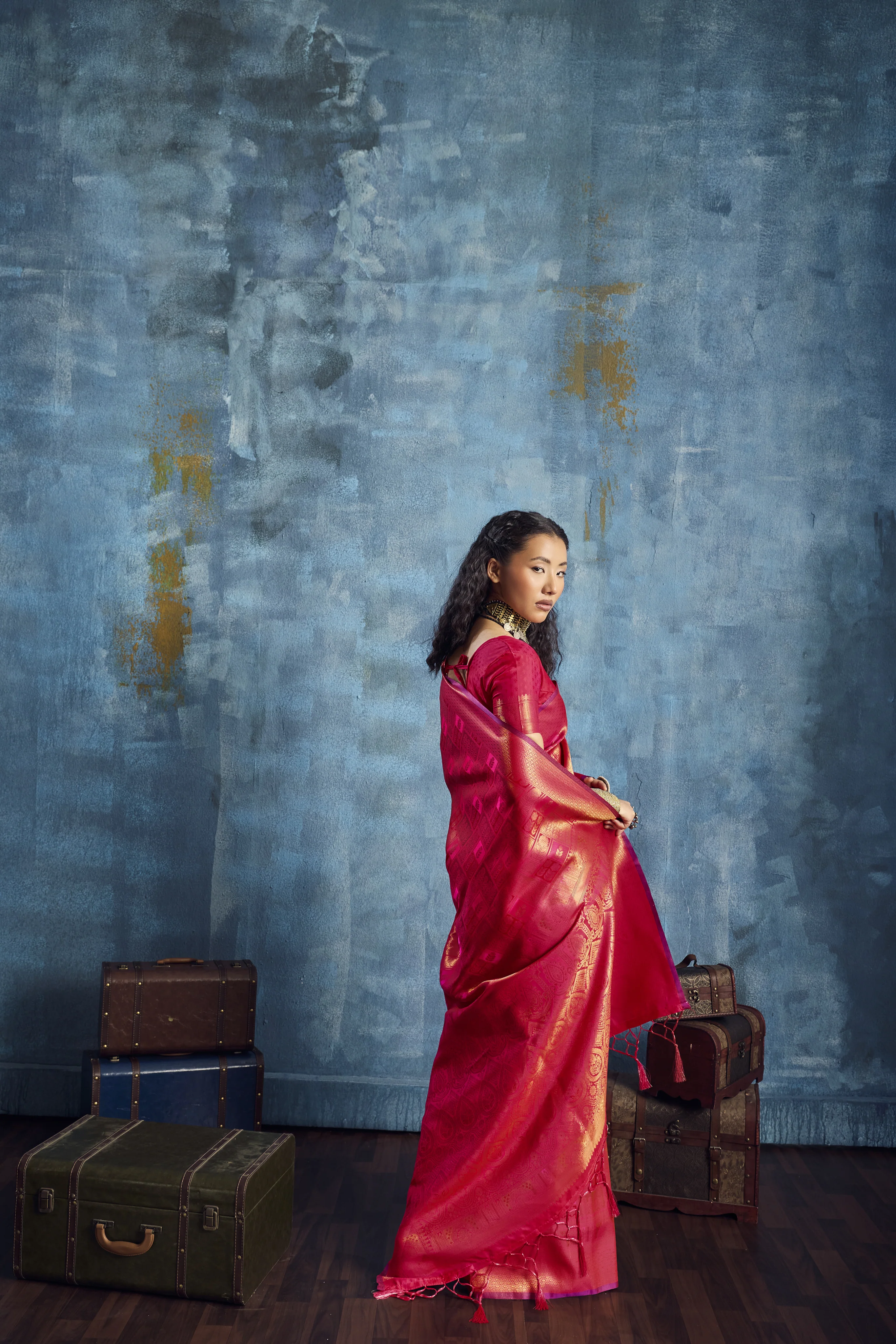 Radiant Red Handloom Silk Saree with Rich Gold Zari Weaving - Image 4