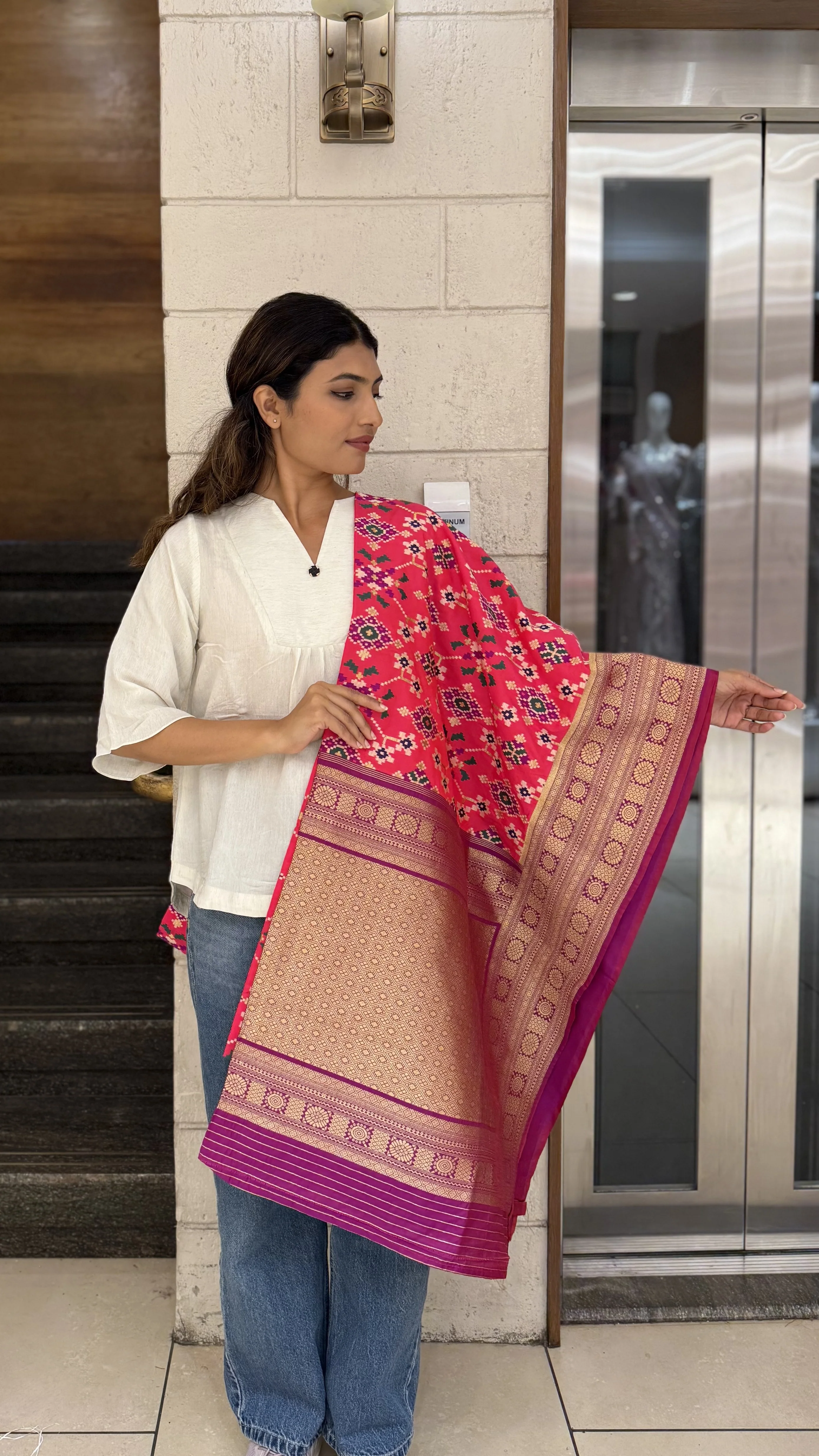 Rani Pink Chowkdi Bhat Patola Saree with Phool Jaal – Double Ikat Inspired Weaving - Image 3