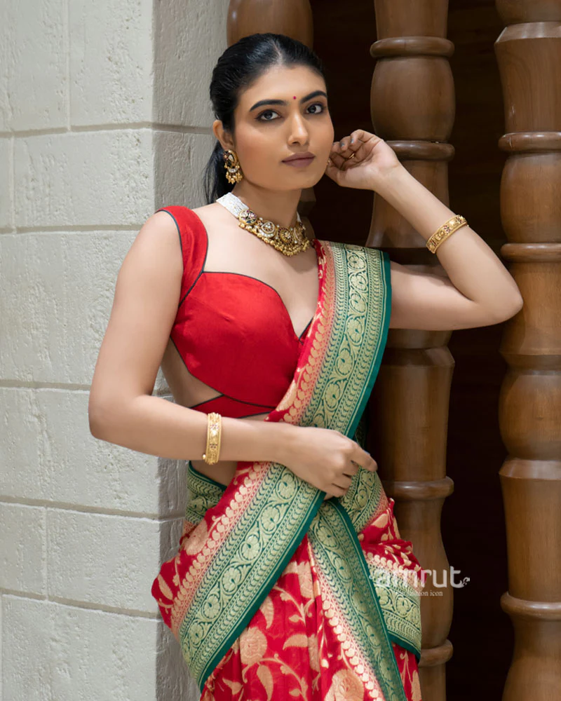Red Banarasi Georgette Saree with Green Zari Border and Unstitched Blouse - Image 2