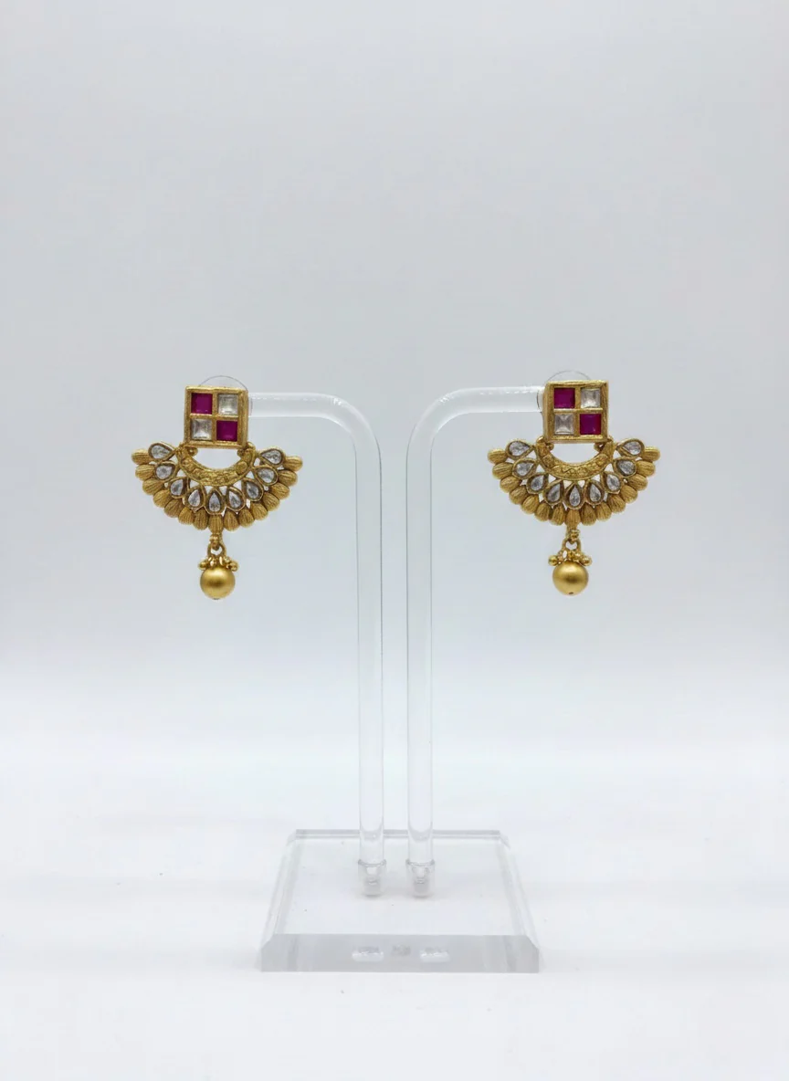 Regal Antique Gold Plated Temple Necklace Set with Kundan & Ruby Accents - Image 3