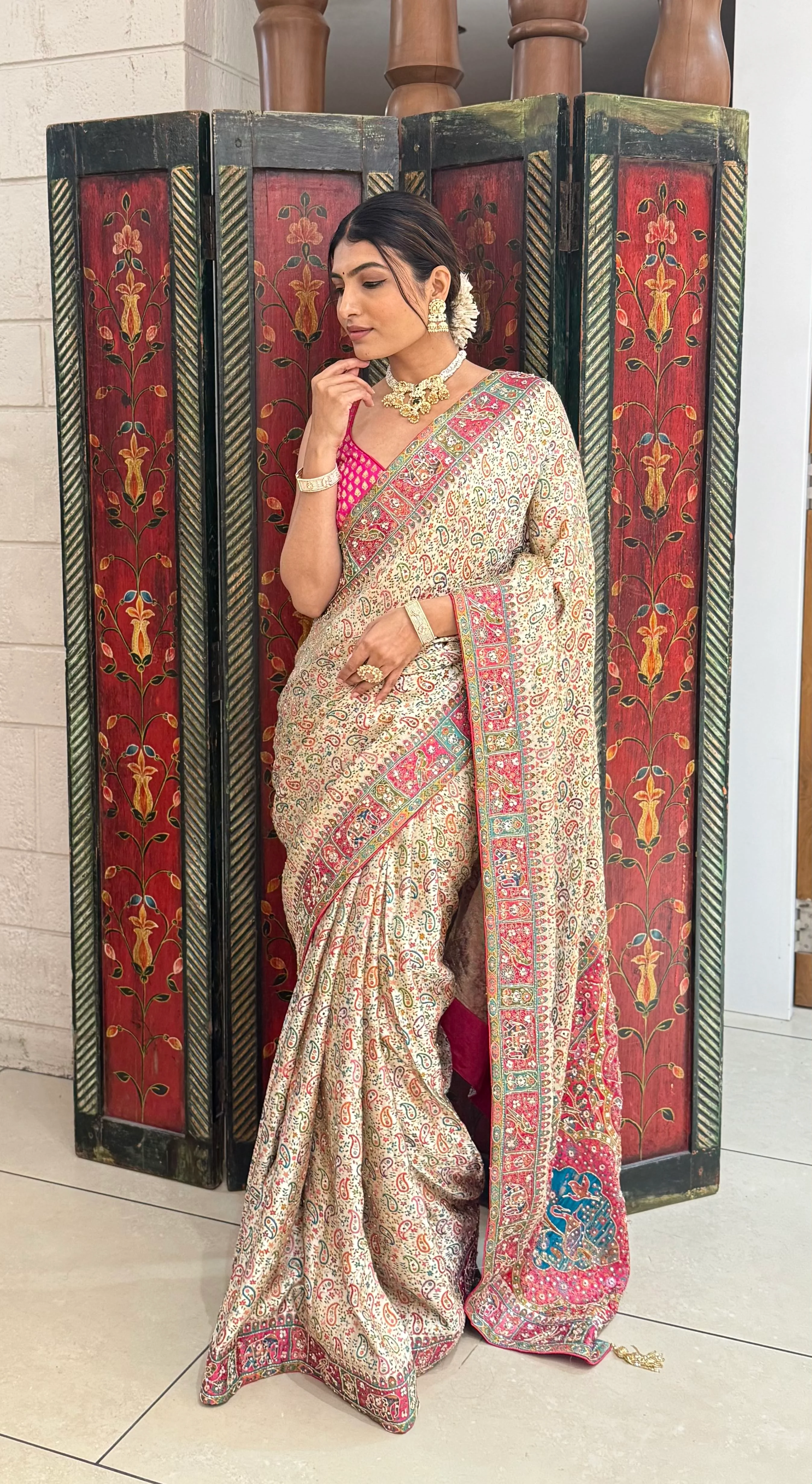 Regal Cream Banarasi Silk Saree with Multicolor Meenakari Weaving & Contrast Pink Border - Image 4