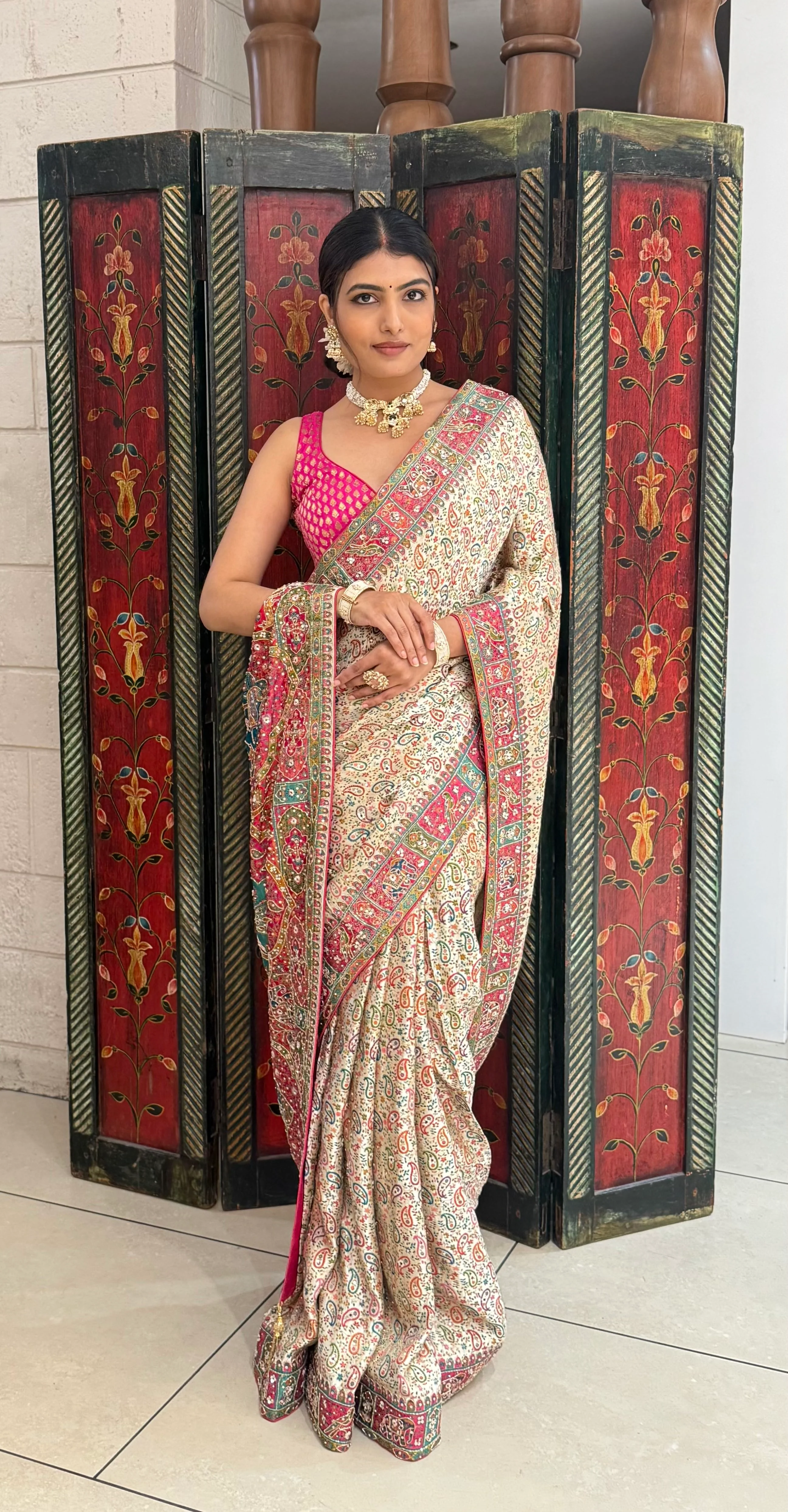 Regal Cream Banarasi Silk Saree with Multicolor Meenakari Weaving & Contrast Pink Border - Image 5