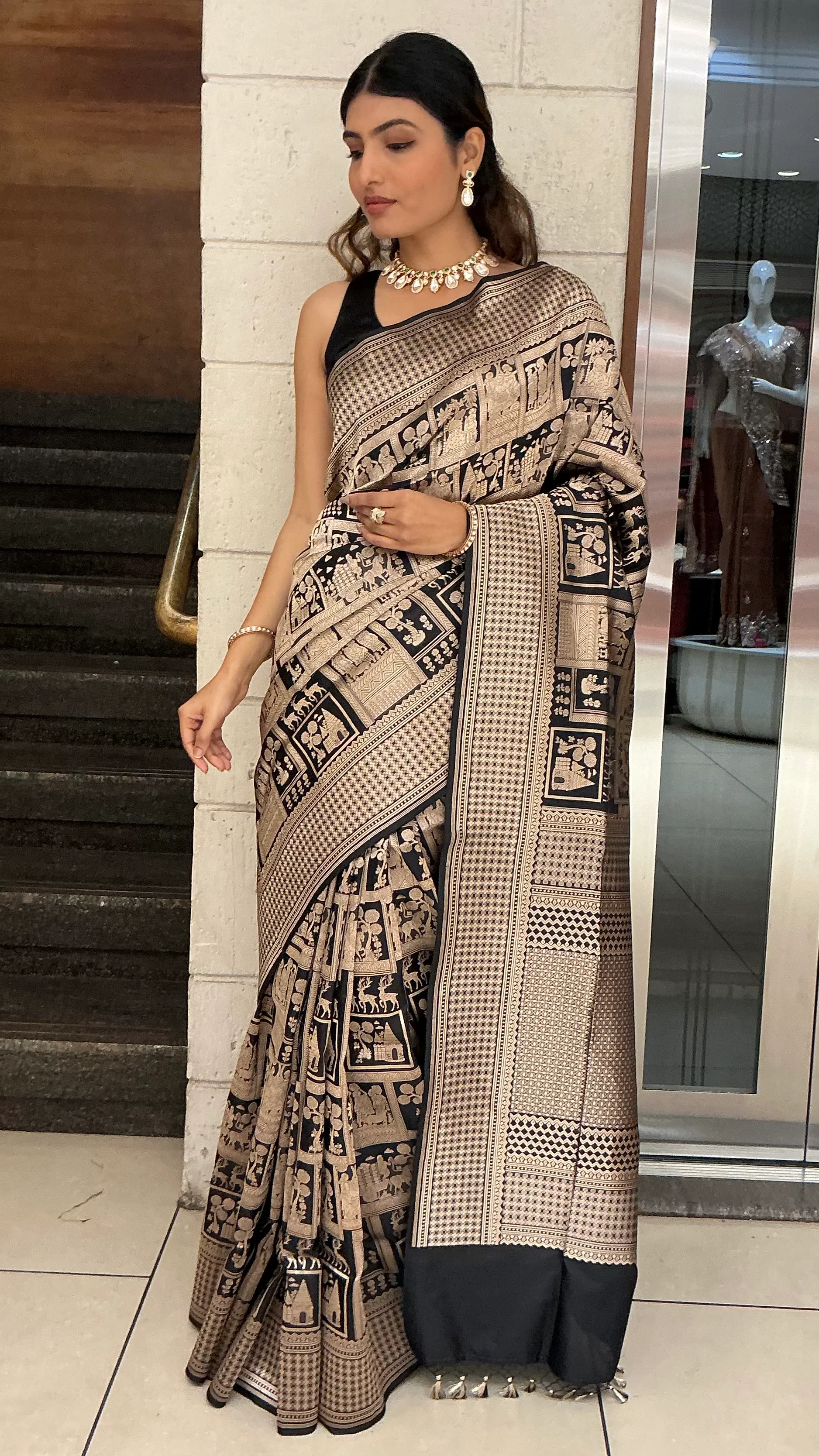 Royal Black & Antique Gold Heritage Jacquard Woven Designer Saree with Traditional Motifs - Image 4
