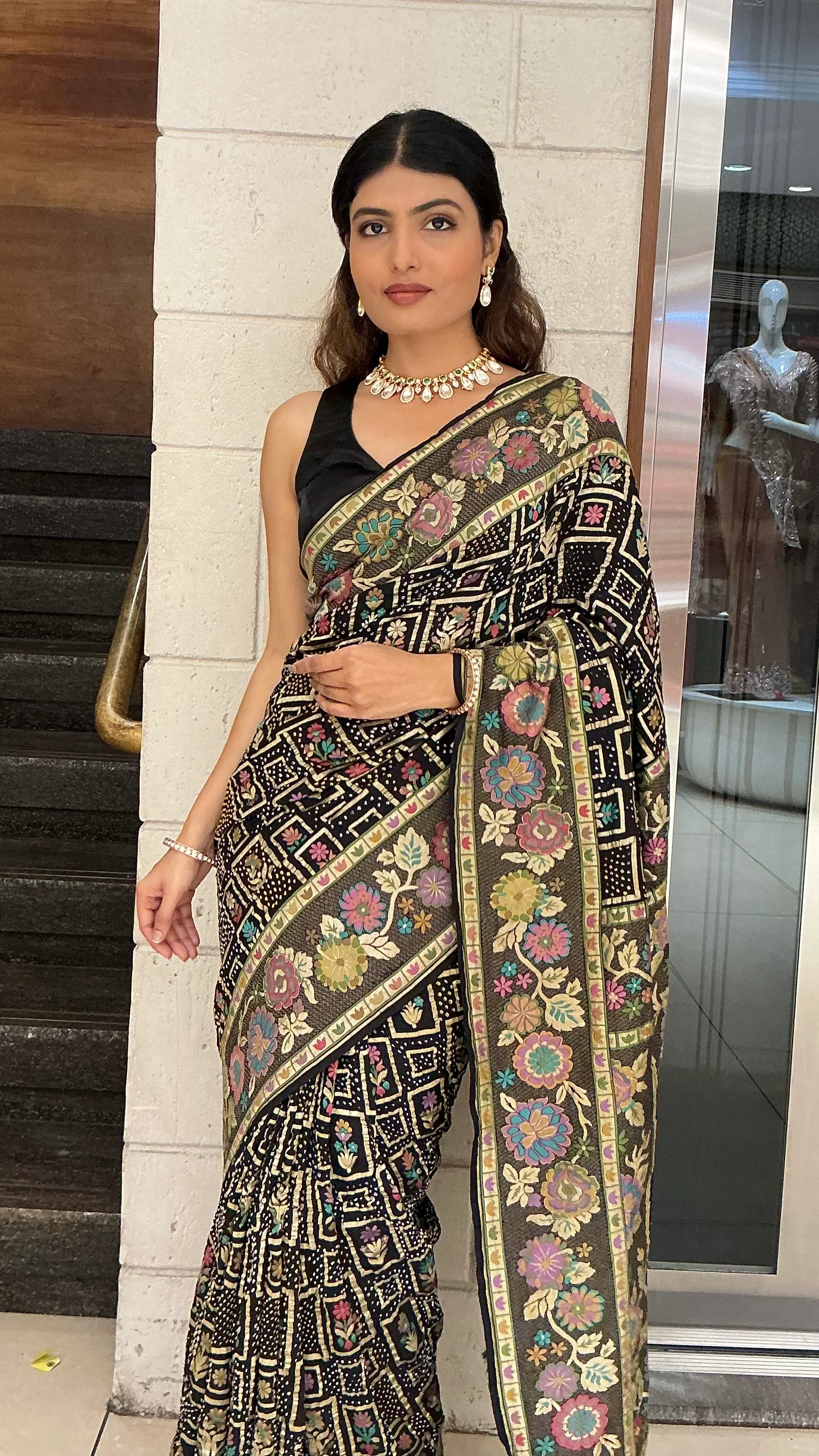 Royal Black Multicolour Floral Jacquard Woven Designer Saree with Traditional Border - Image 6